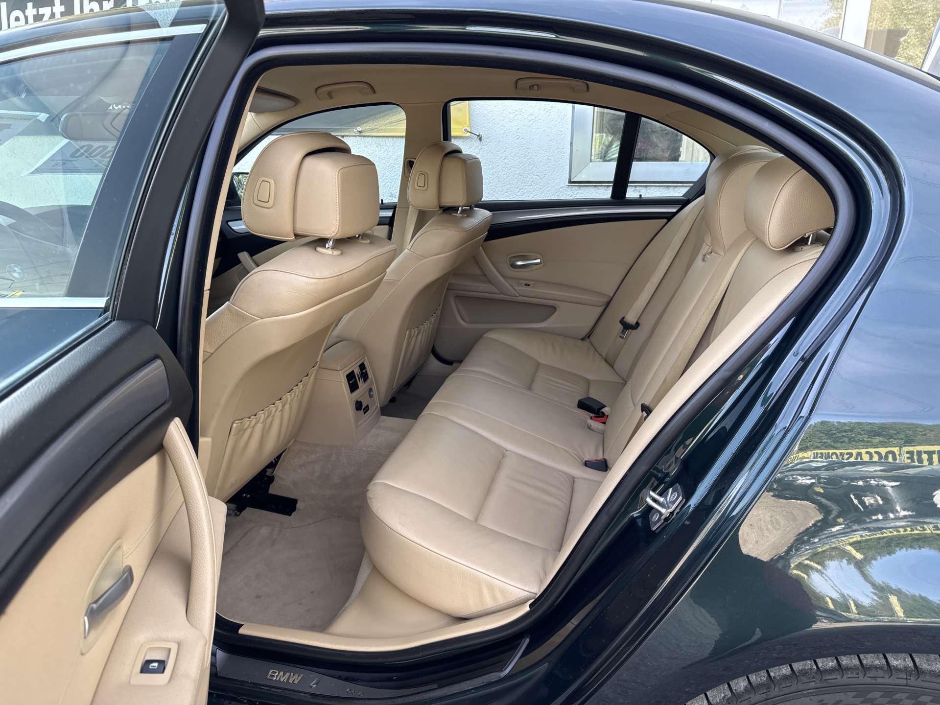 BMW 525xi Allrad Steptronic-Automat-image-7