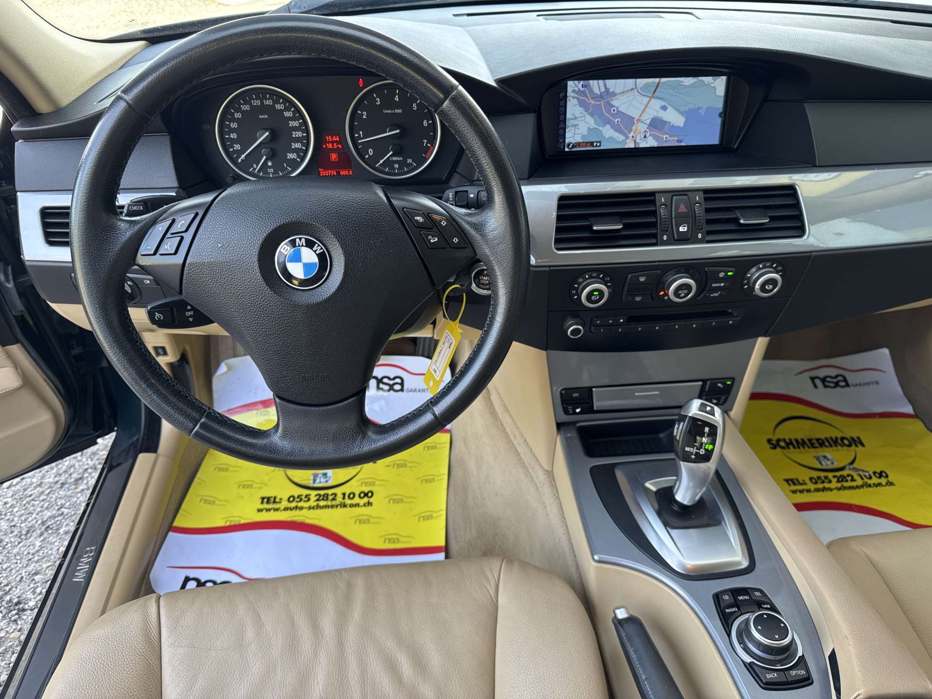 BMW 525xi Allrad Steptronic-Automat-image-12