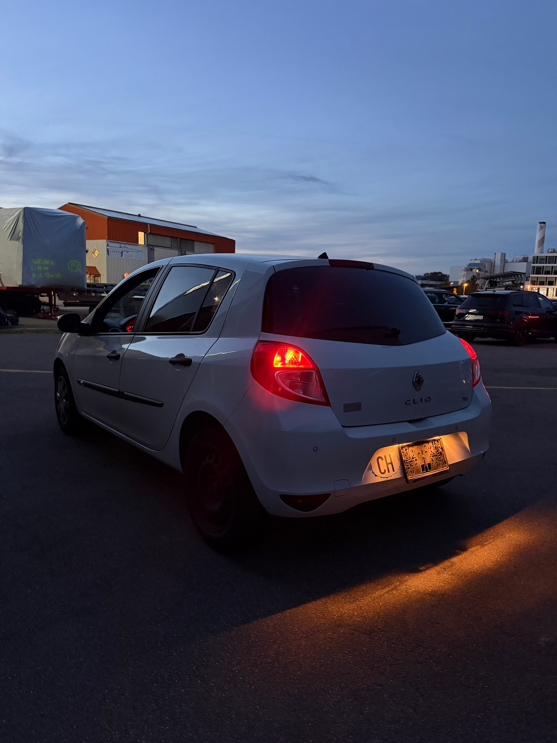 RENAULT Clio 1.2 16V Turbo Yahoo-image-3