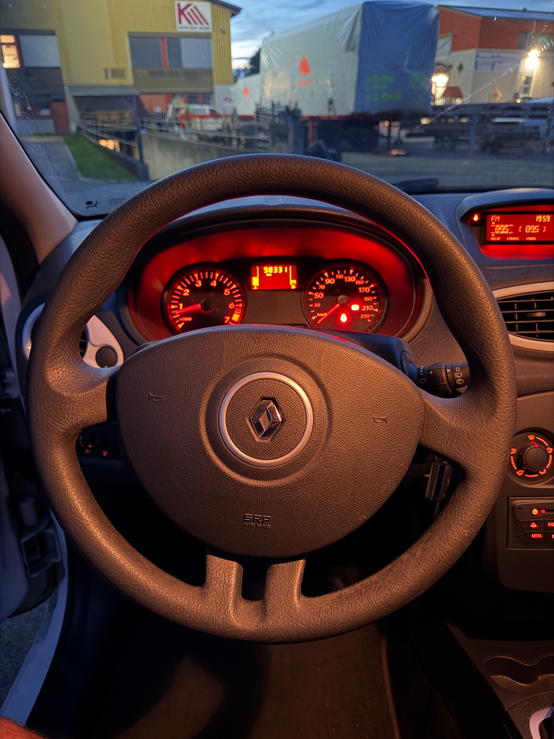 RENAULT Clio 1.2 16V Turbo Yahoo-image-9