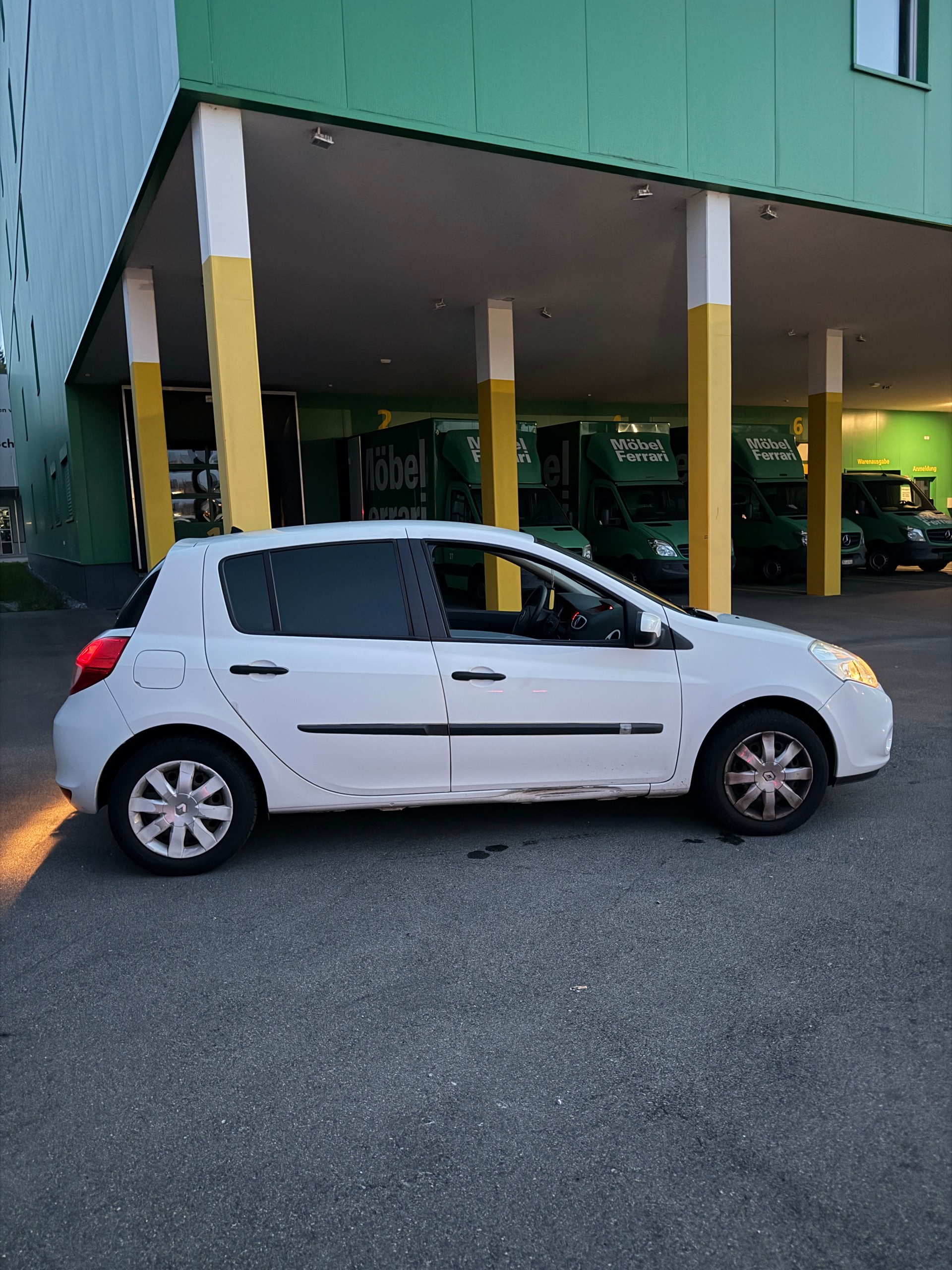 RENAULT Clio 1.2 16V Turbo Yahoo-image-6