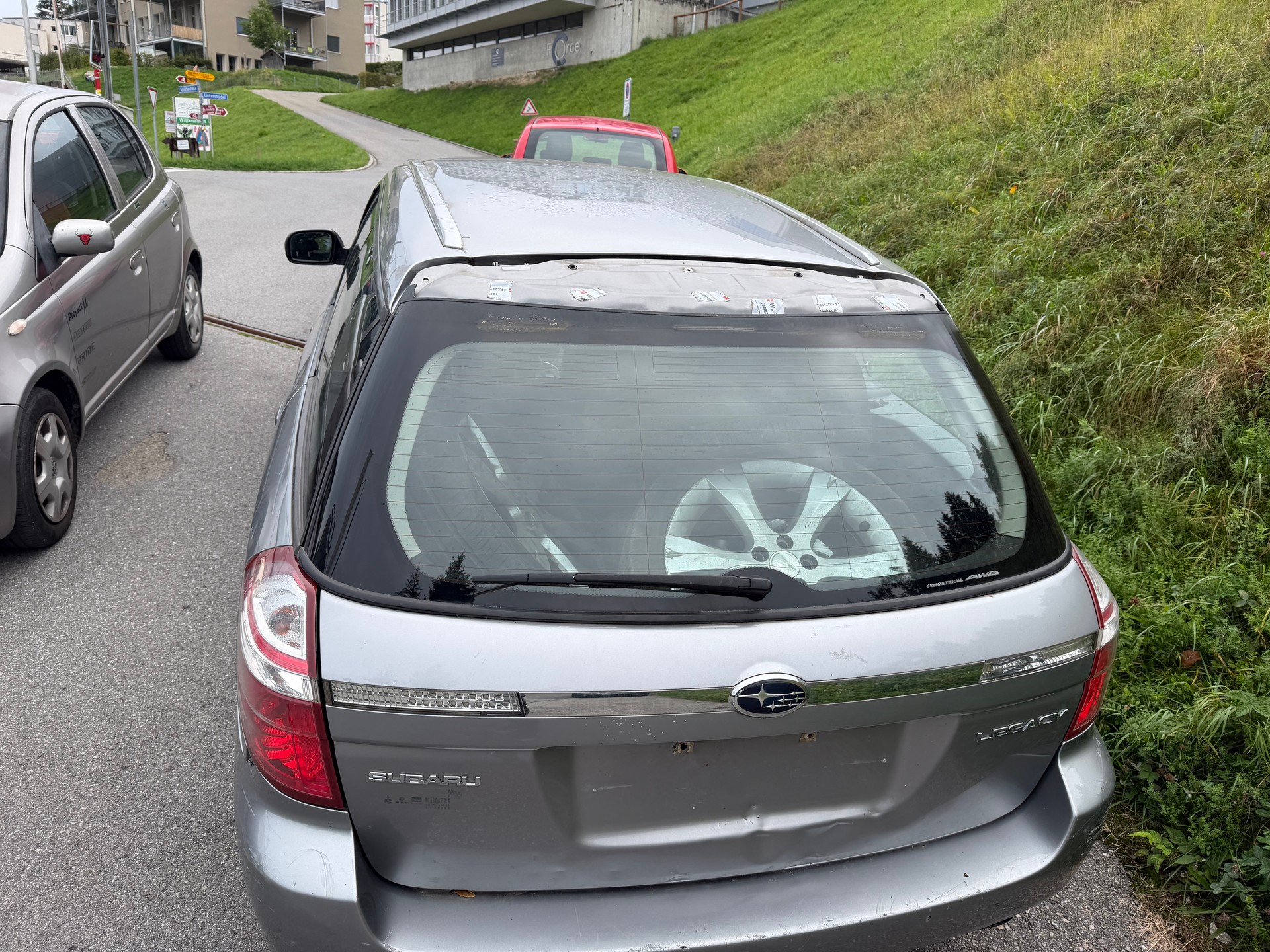 SUBARU Legacy 2.0R AWD Swiss-image-5
