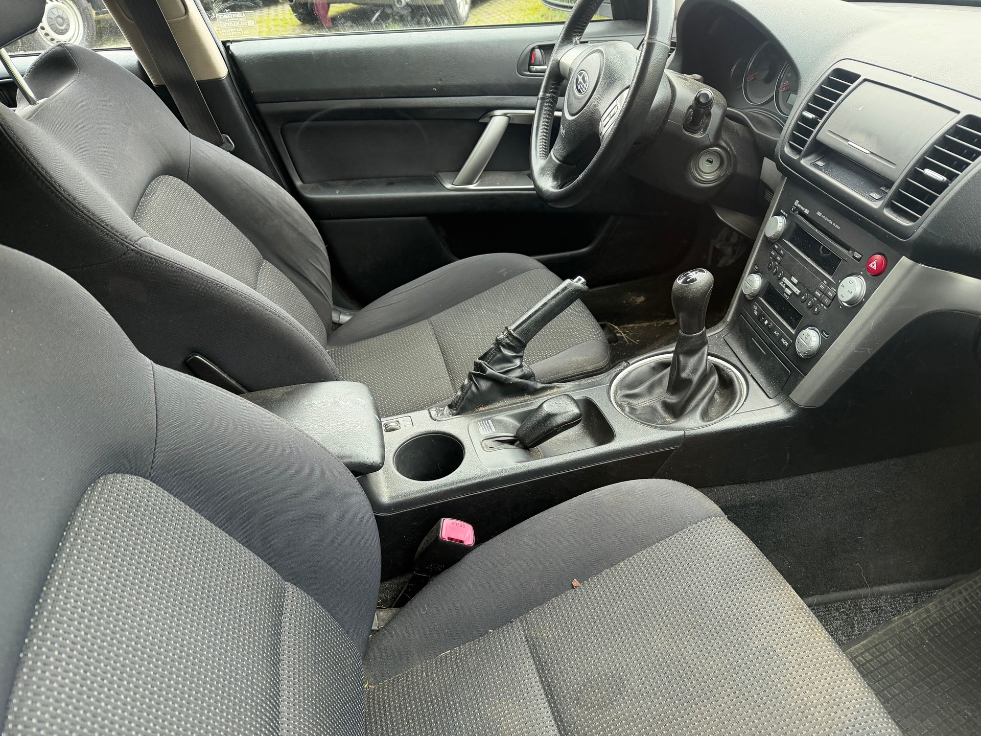 SUBARU Legacy 2.0R AWD Swiss-image-10