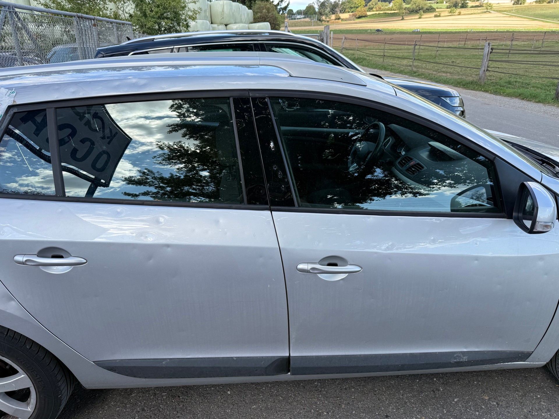 RENAULT Mégane Grandtour 2.0 16V Dynamique CVT-image-8