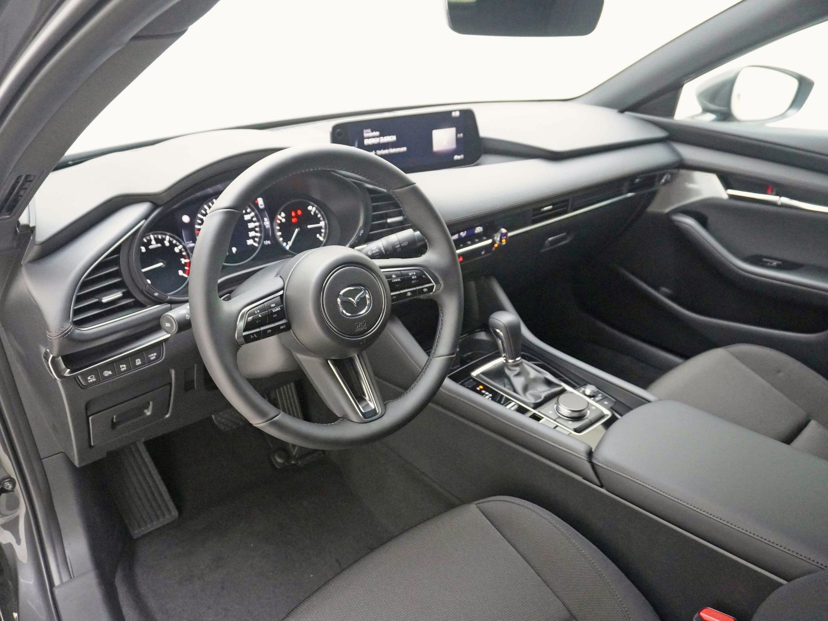 MAZDA 3 Hatchback 2.0 186 Exclusive-Line-image-9