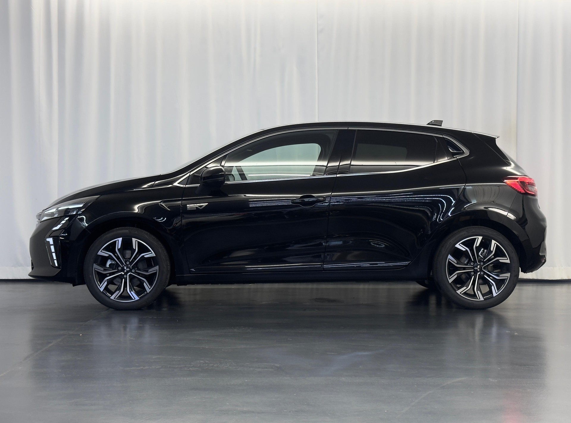 MITSUBISHI Colt 1.6 HEV Intense-image-3