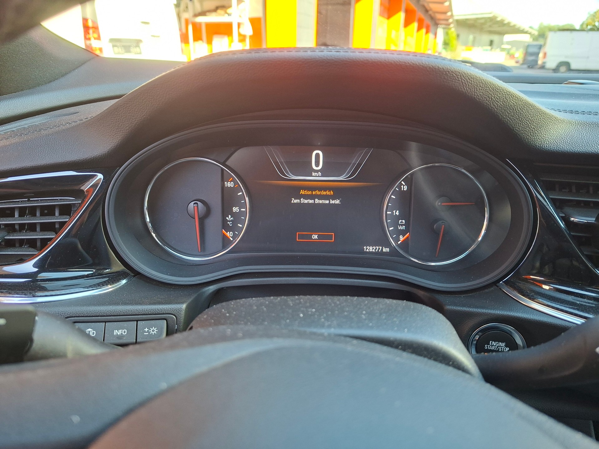 OPEL Insignia 2.0 T Grand Sport GSI 4WD Automat.-image-12