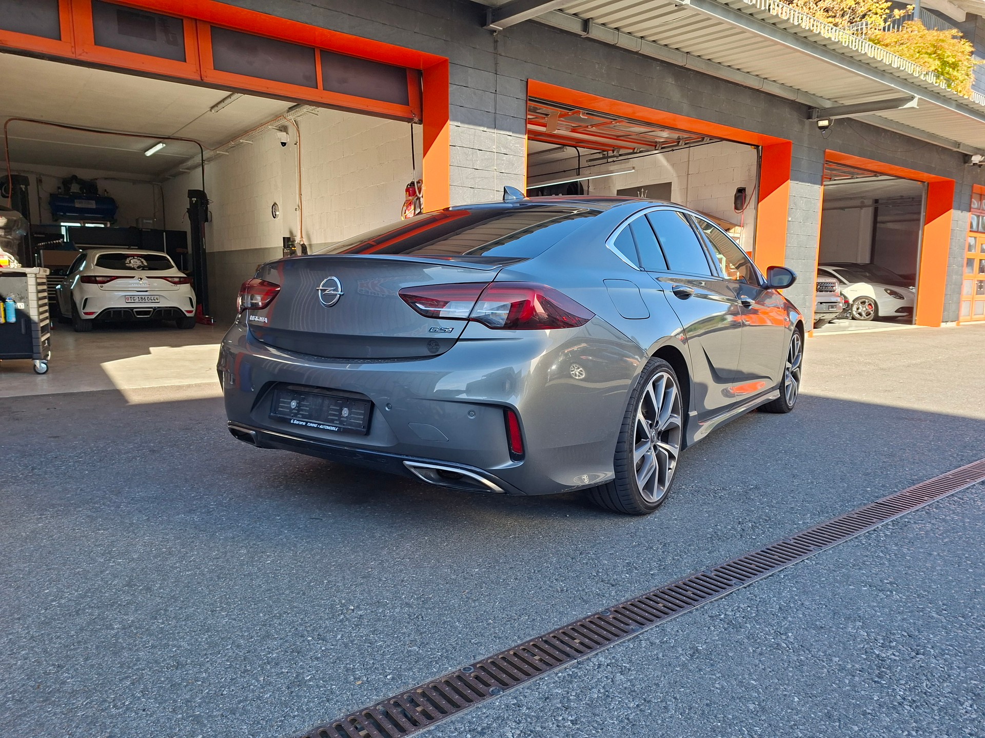 OPEL Insignia 2.0 T Grand Sport GSI 4WD Automat.-image-5