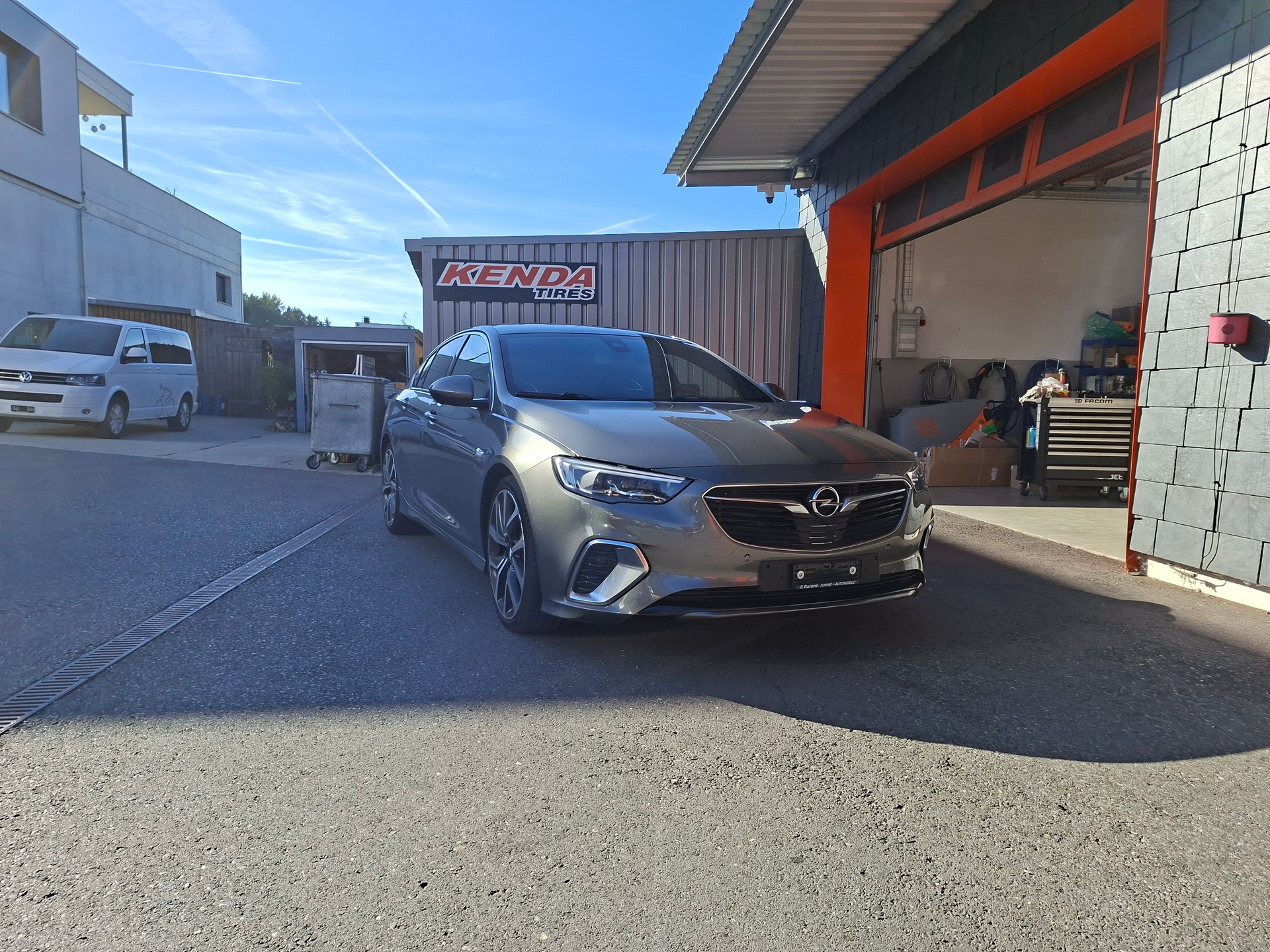 OPEL Insignia 2.0 T Grand Sport GSI 4WD Automat.-image-2