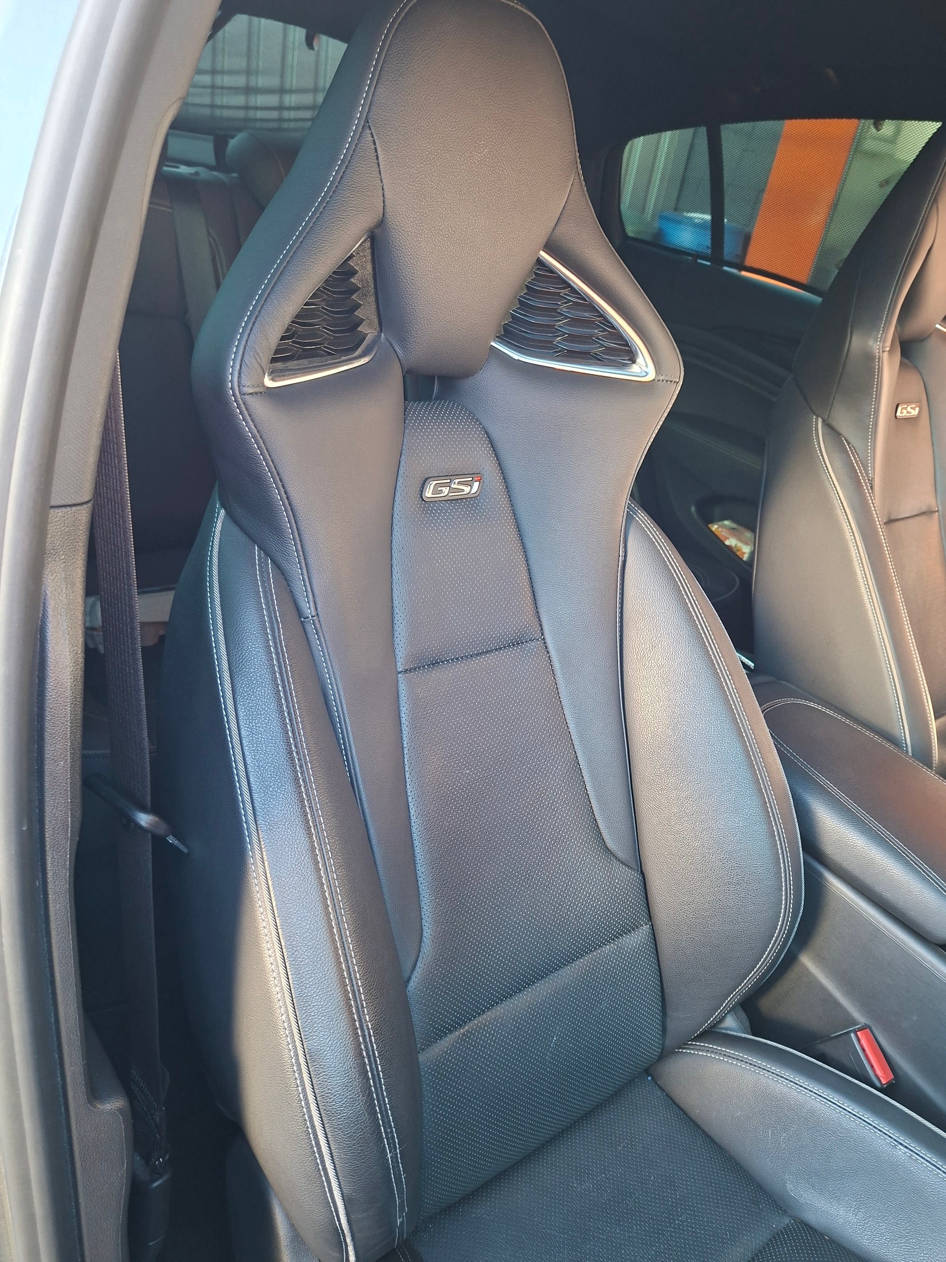 OPEL Insignia 2.0 T Grand Sport GSI 4WD Automat.-image-14