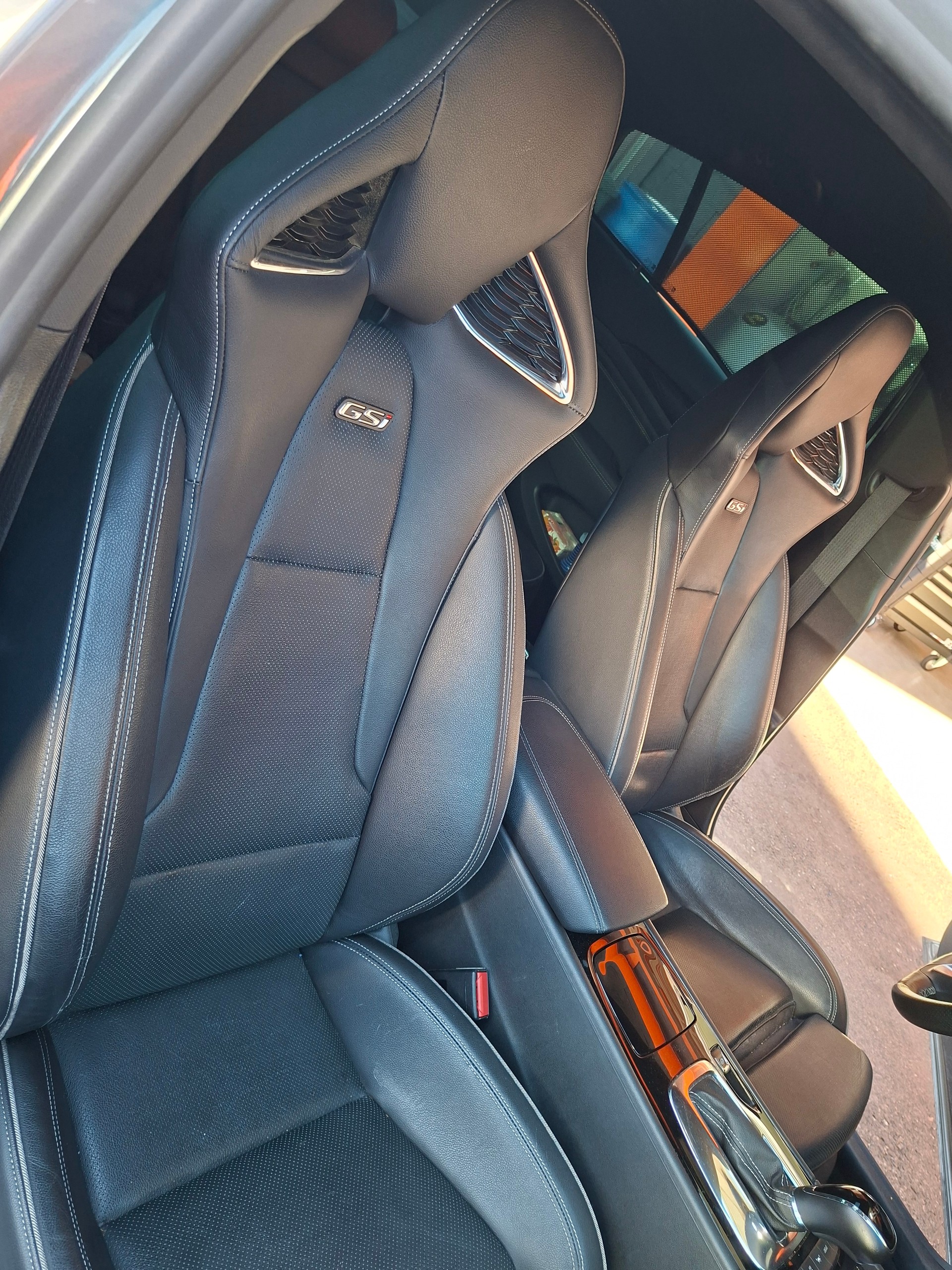 OPEL Insignia 2.0 T Grand Sport GSI 4WD Automat.-image-15