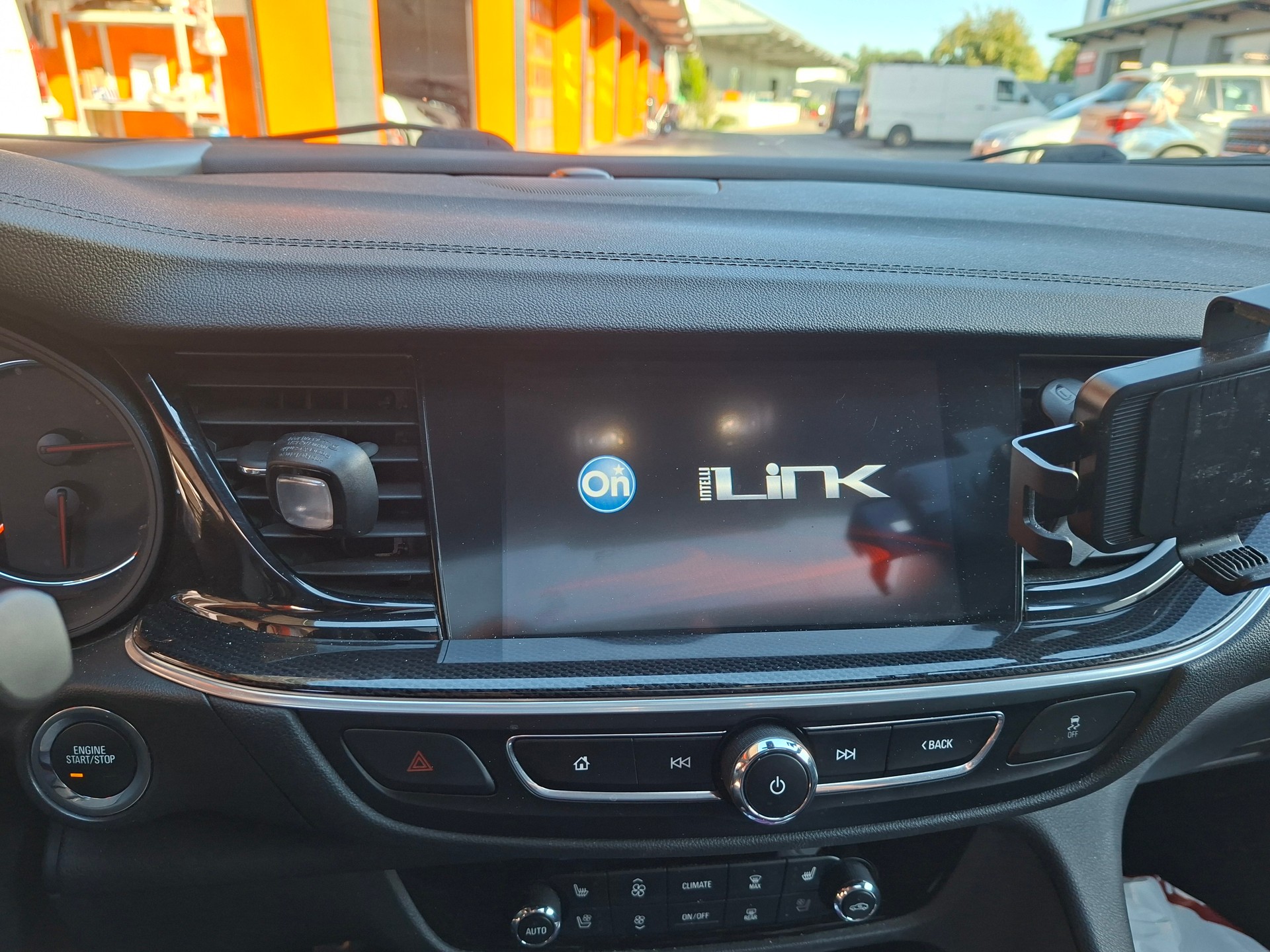 OPEL Insignia 2.0 T Grand Sport GSI 4WD Automat.-image-11