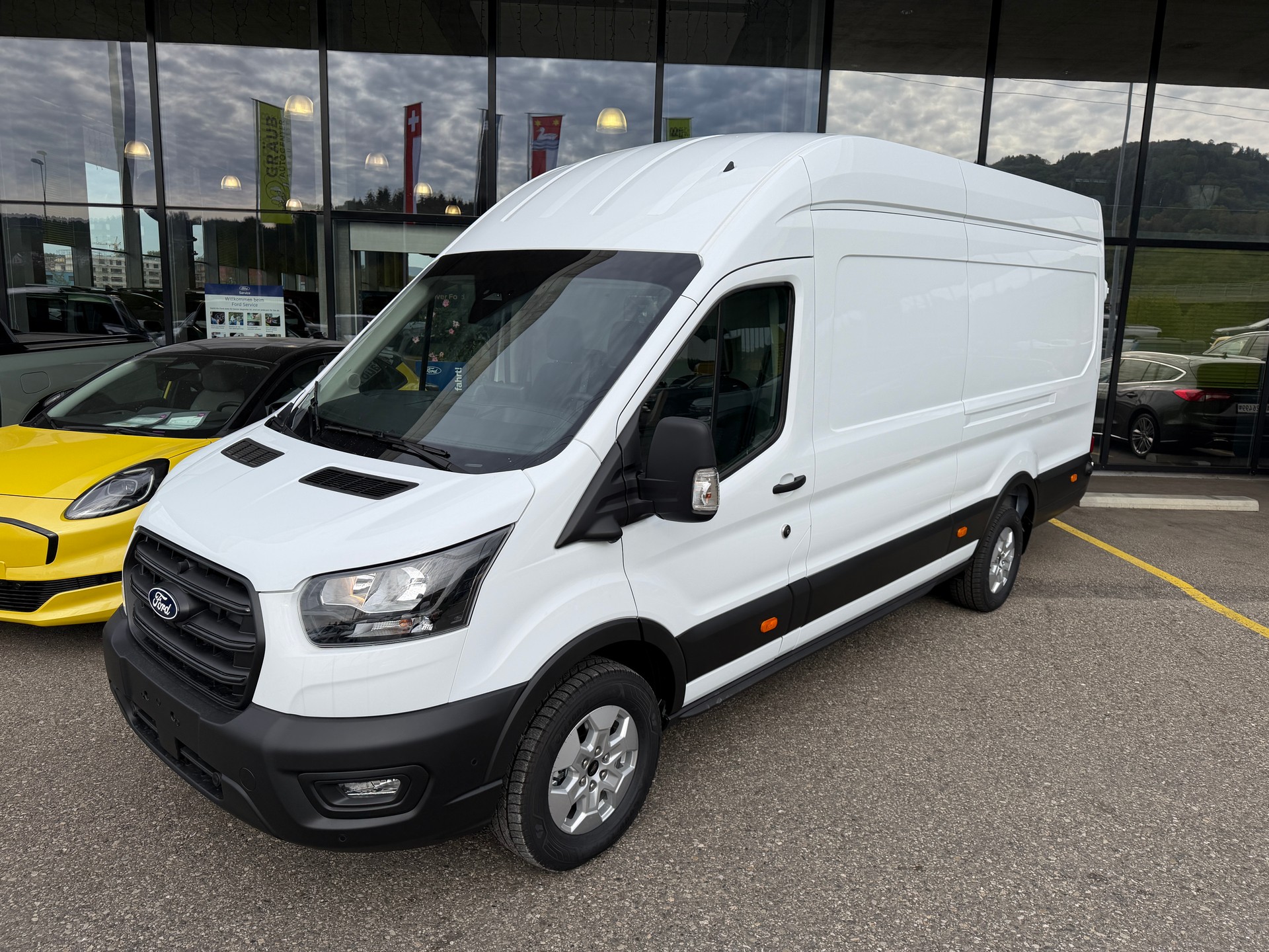 FORD Transit Van 350 L4 H3 Trend 2.0 TDCi 165 RWD-image-4