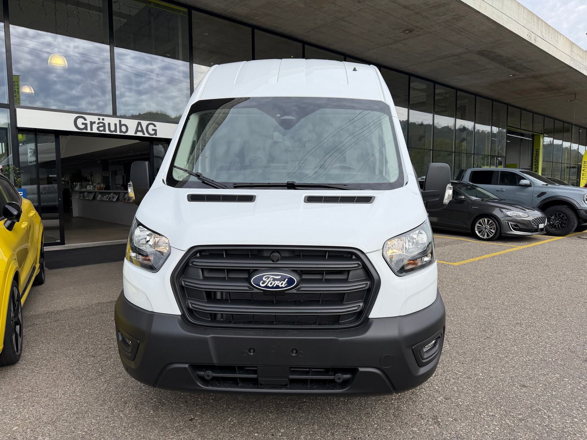 FORD Transit Van 350 L4 H3 Trend 2.0 TDCi 165 RWD-image-1