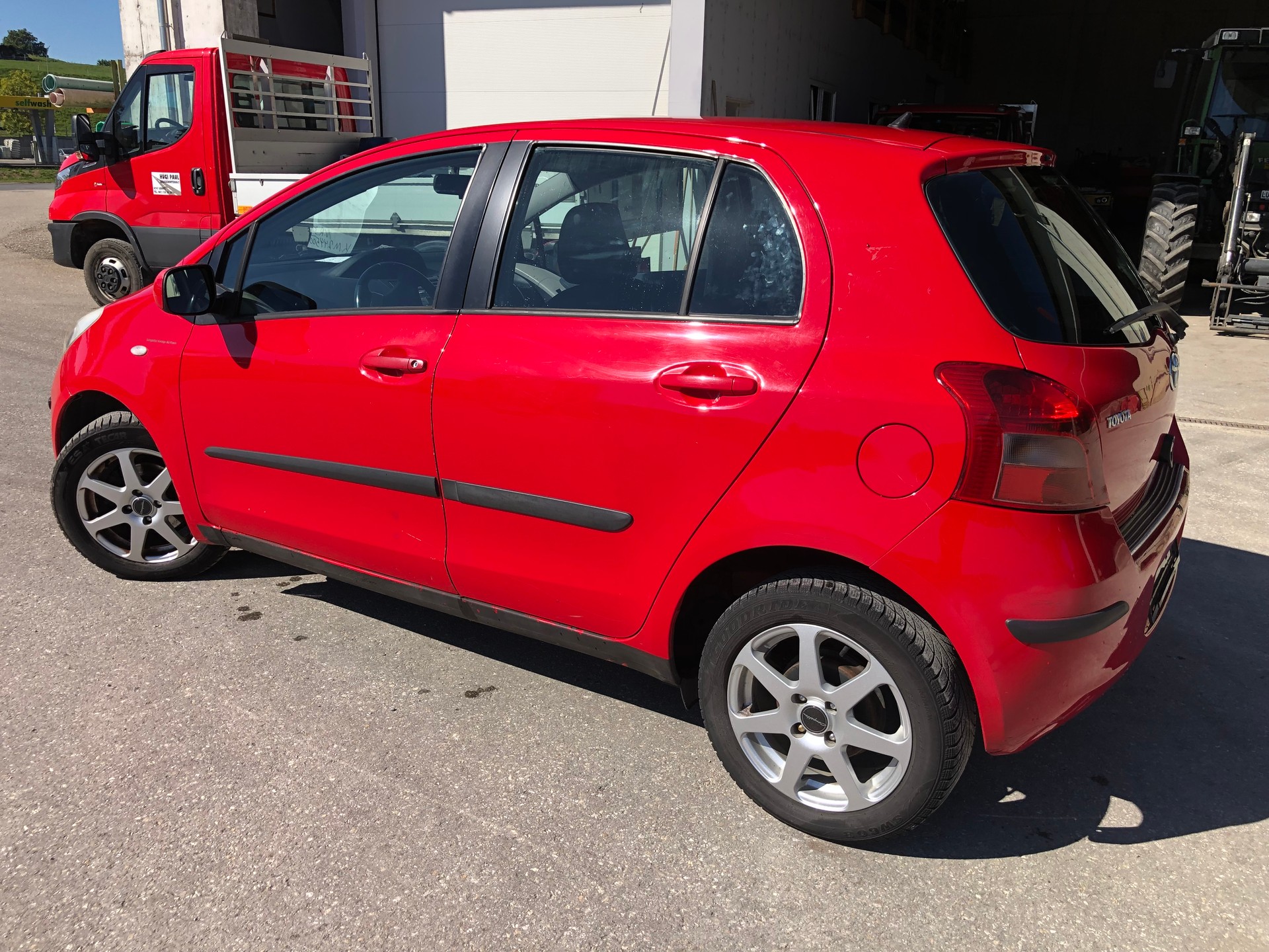 TOYOTA Yaris 1.3 Linea Sol-image-5
