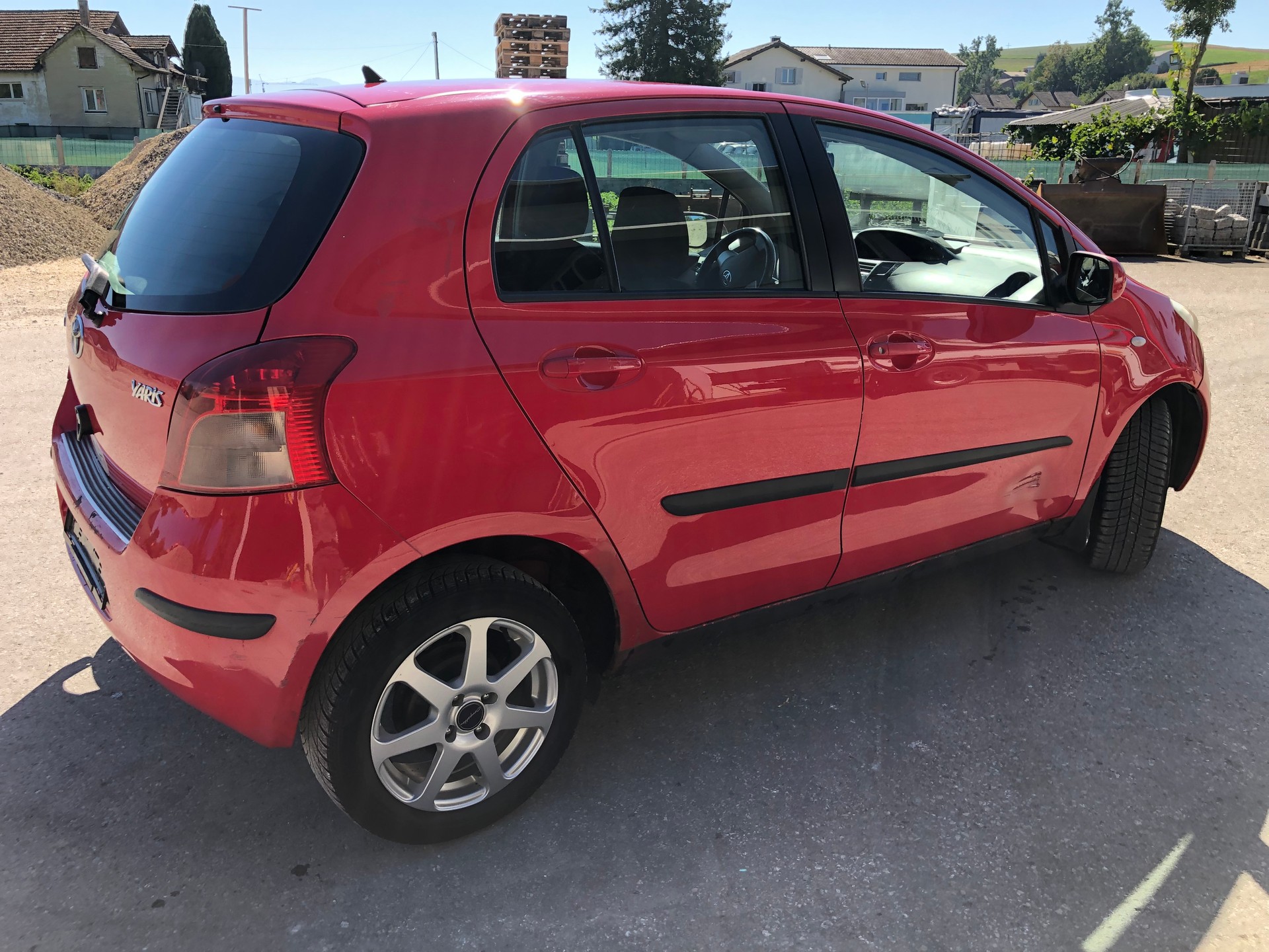 TOYOTA Yaris 1.3 Linea Sol-image-4