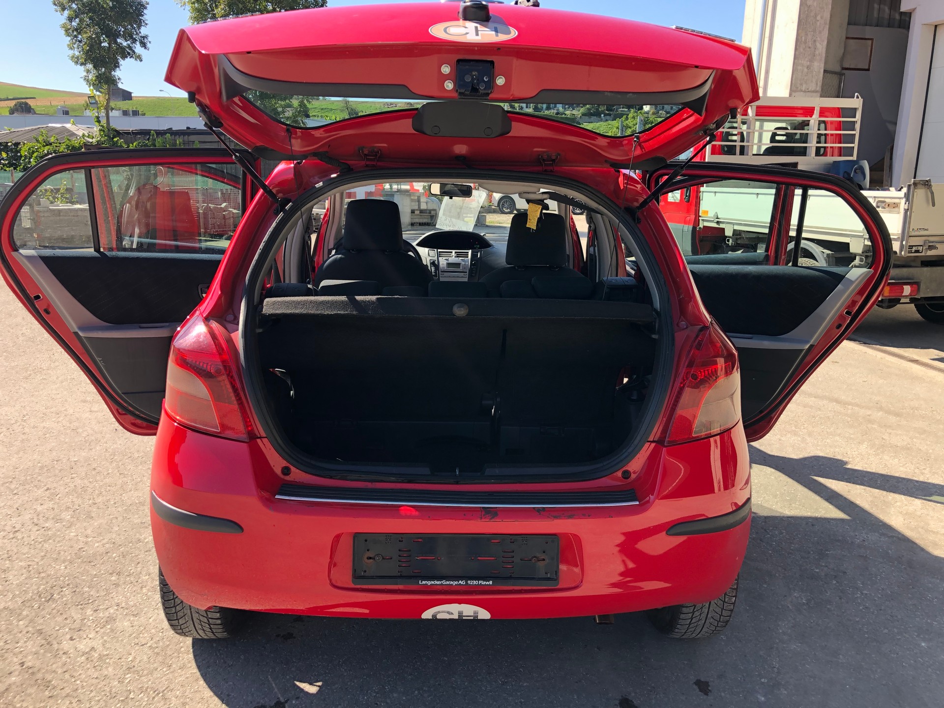 TOYOTA Yaris 1.3 Linea Sol-image-11