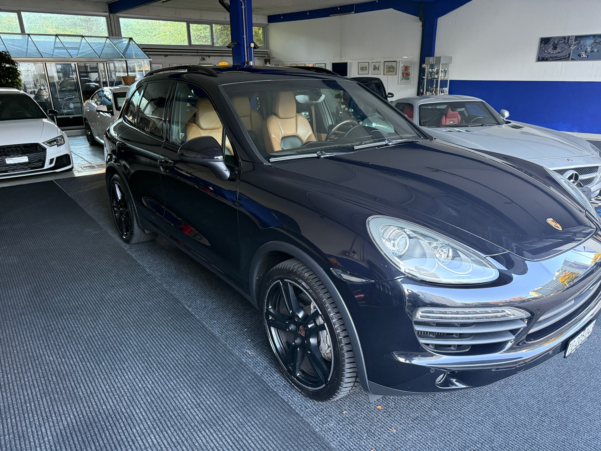 PORSCHE 4.2 V8 TDI S TipT-image-3
