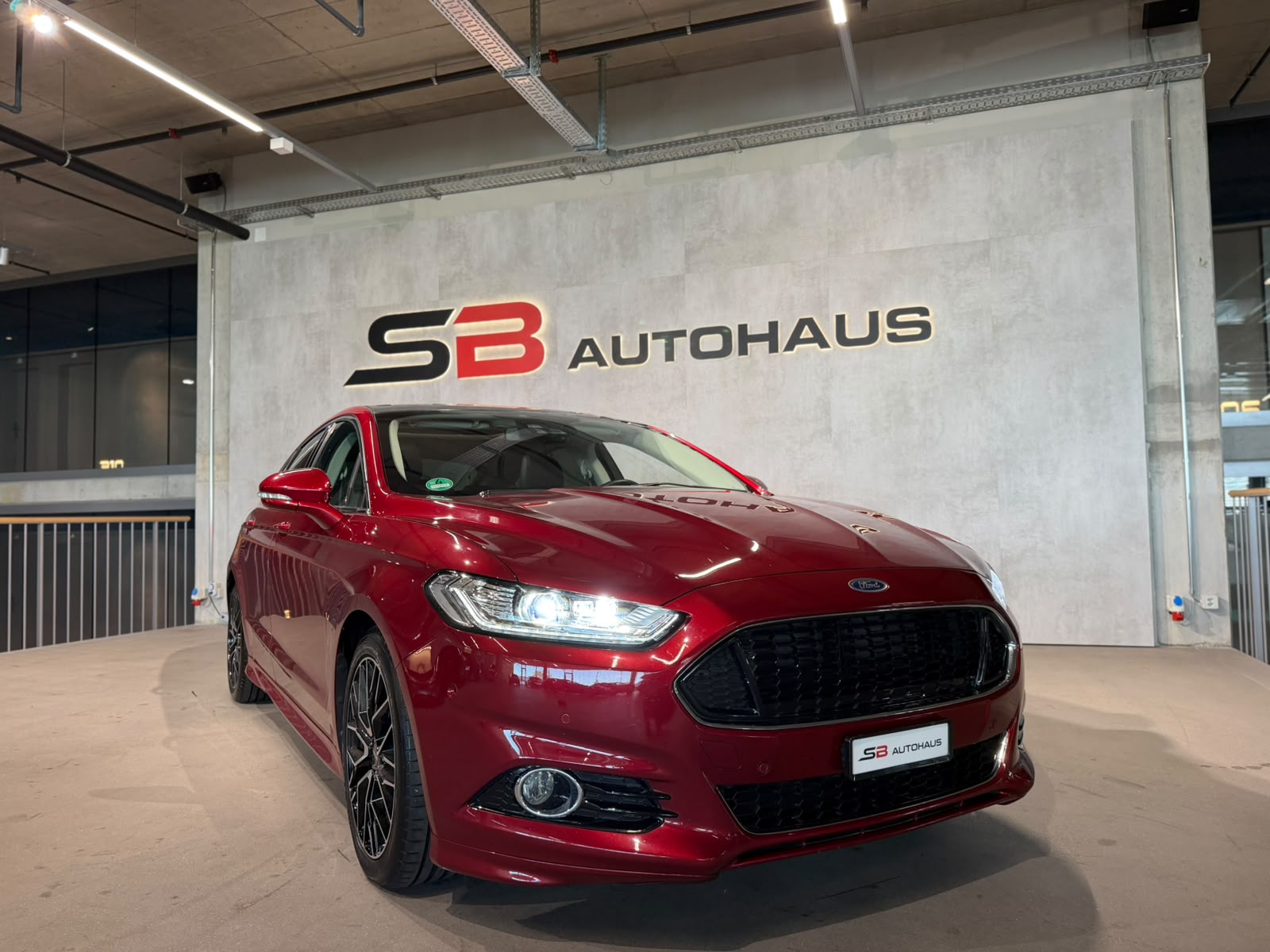 FORD Mondeo 2.0 TDCi Titanium AWD PowerShift (CH)-showroom-element-3