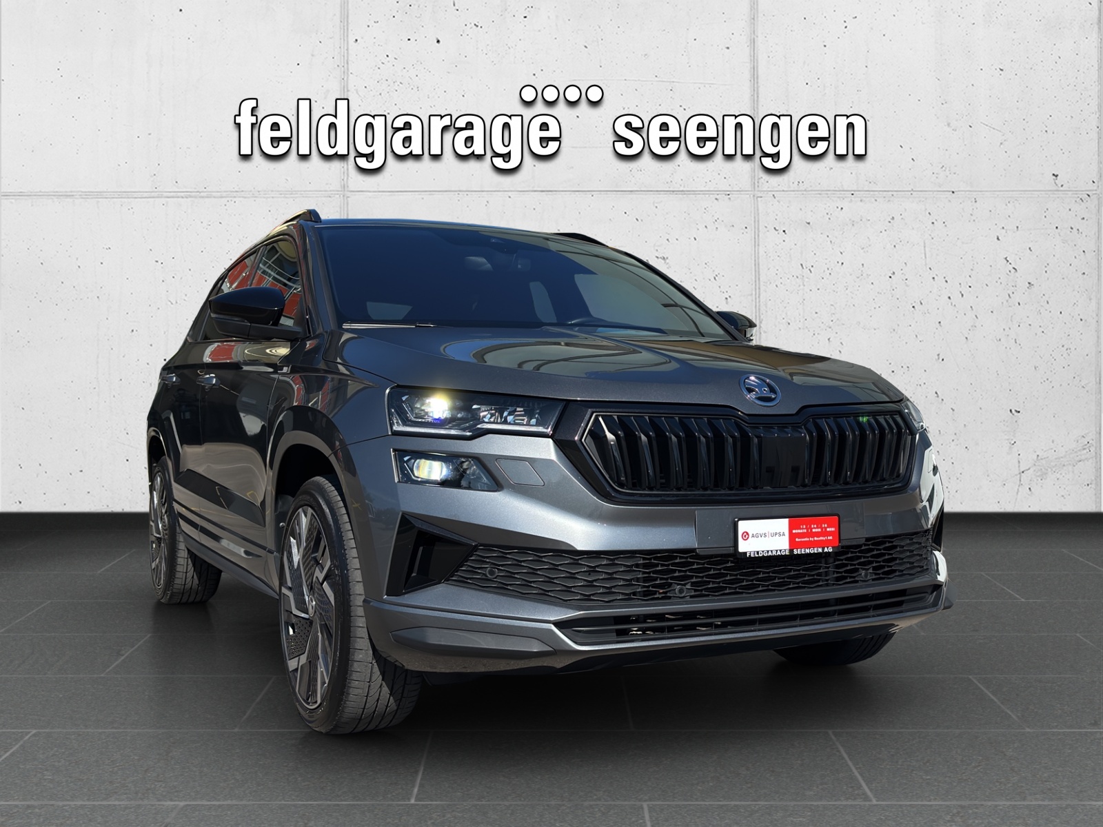 SKODA New Karoq 2.0 TSI SportLine 4x4 DSG mit AHK, Fahrerassistenzpaket & Rückfahrkamera-image-2