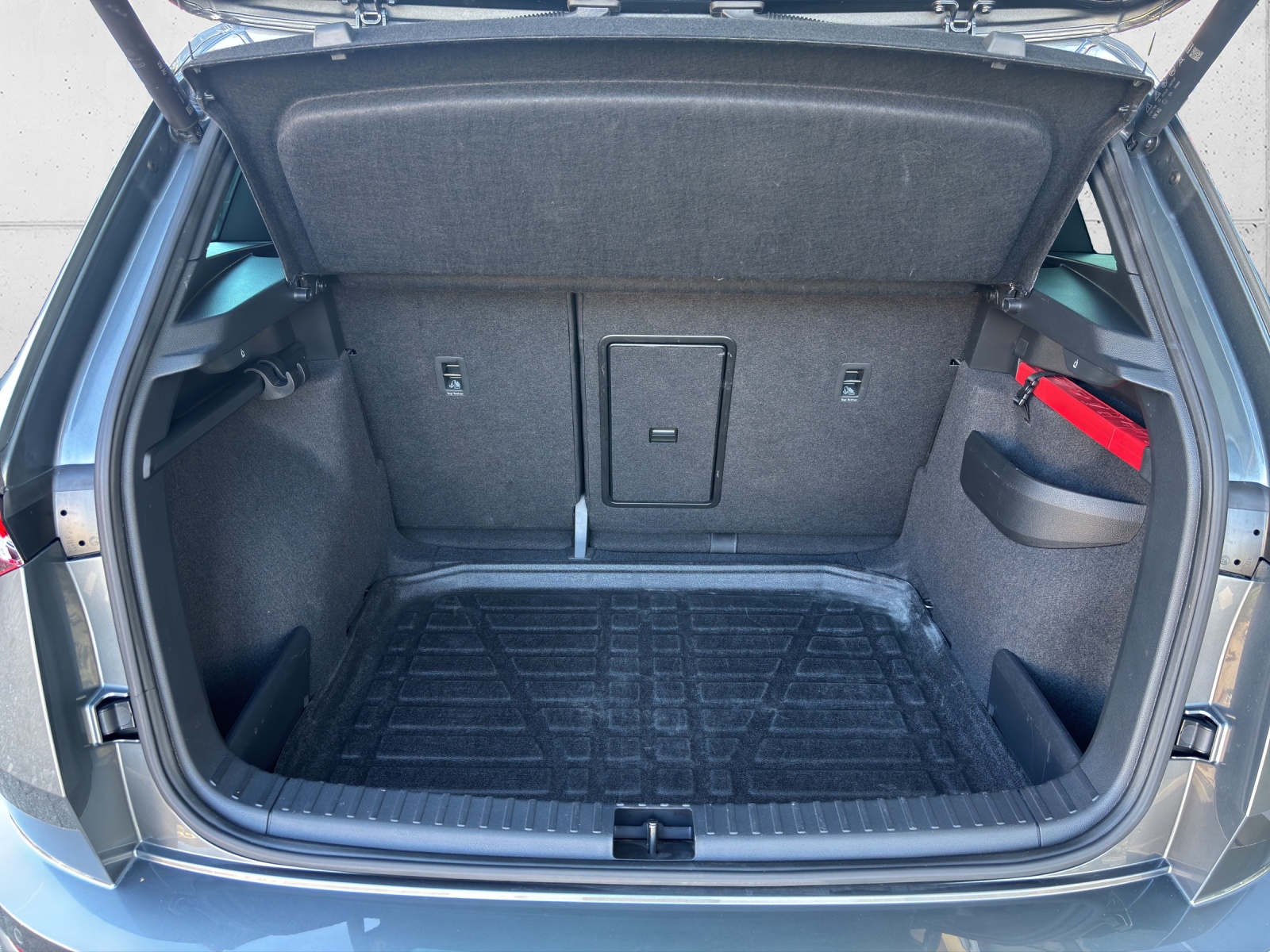 SKODA New Karoq 2.0 TSI SportLine 4x4 DSG mit AHK, Fahrerassistenzpaket & Rückfahrkamera-image-7