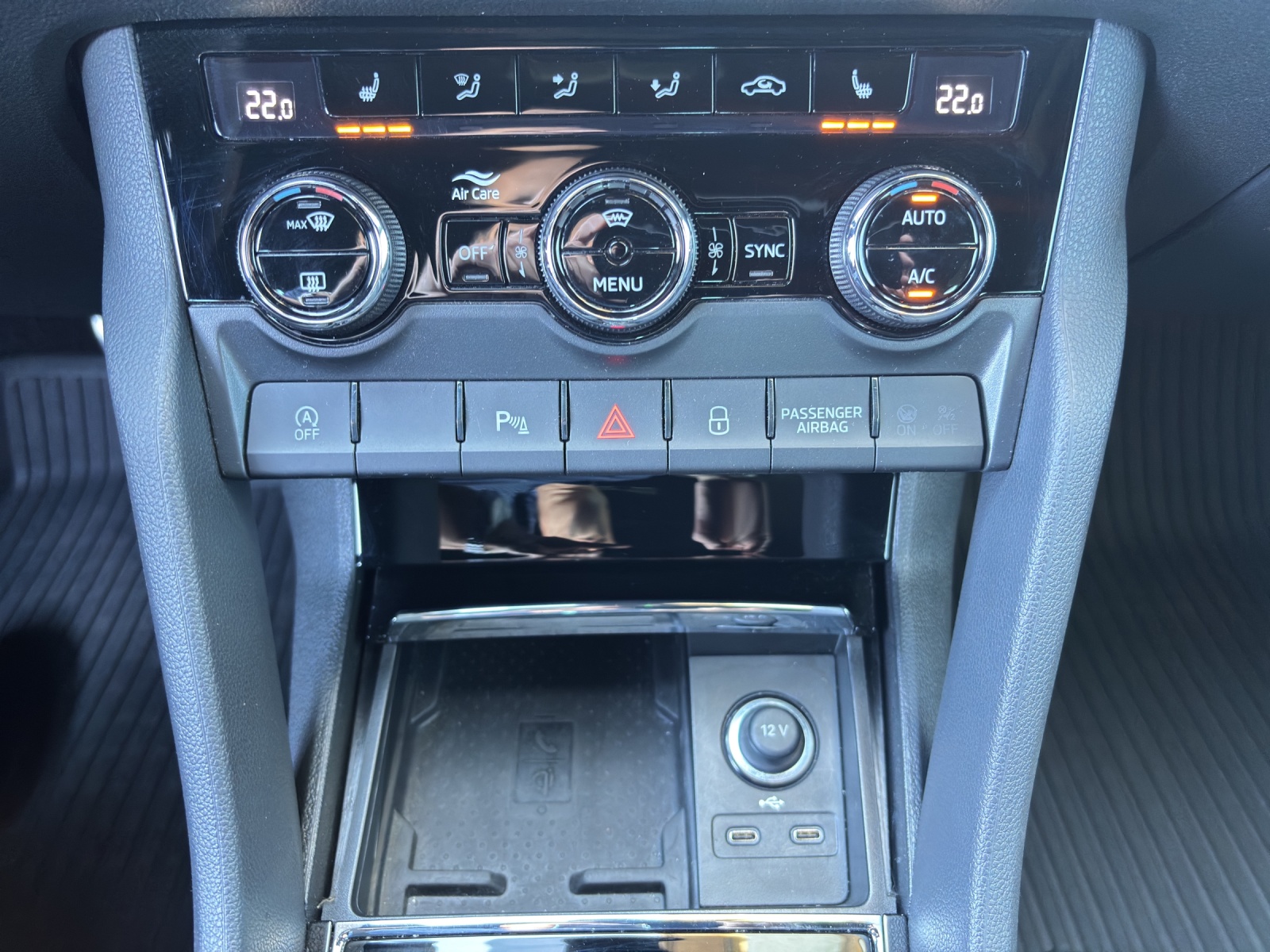 SKODA New Karoq 2.0 TSI SportLine 4x4 DSG mit AHK, Fahrerassistenzpaket & Rückfahrkamera-image-19