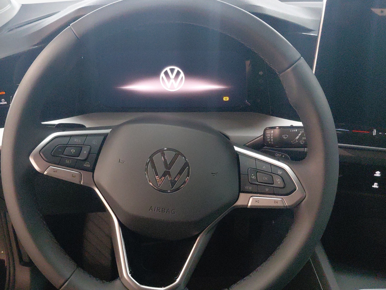 VW Golf 1.5 e TSI mHEV Trend DSG-image-9