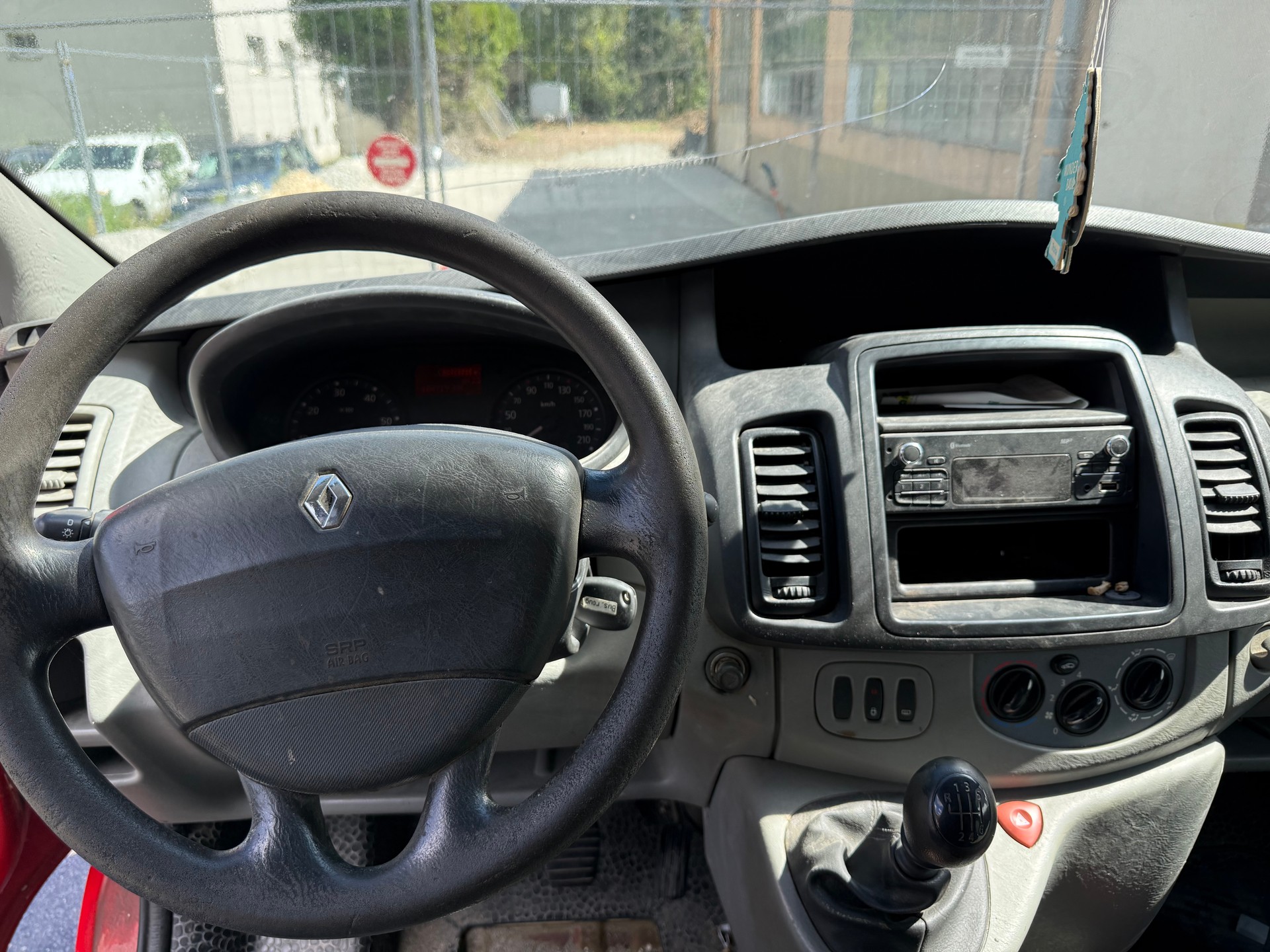 RENAULT Trafic 2.0 dCi 90 2.7t L1H1-image-7