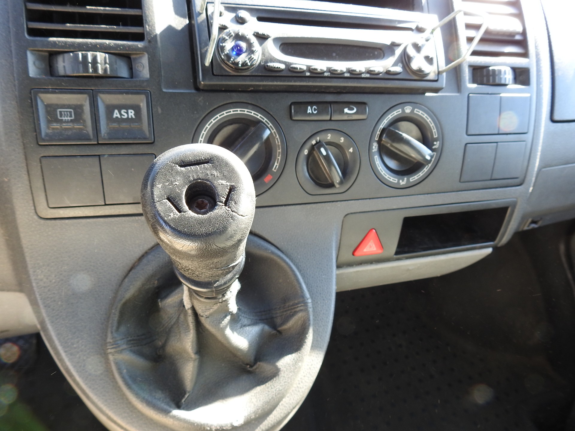 VW T5 1.9 TDI PD-image-15