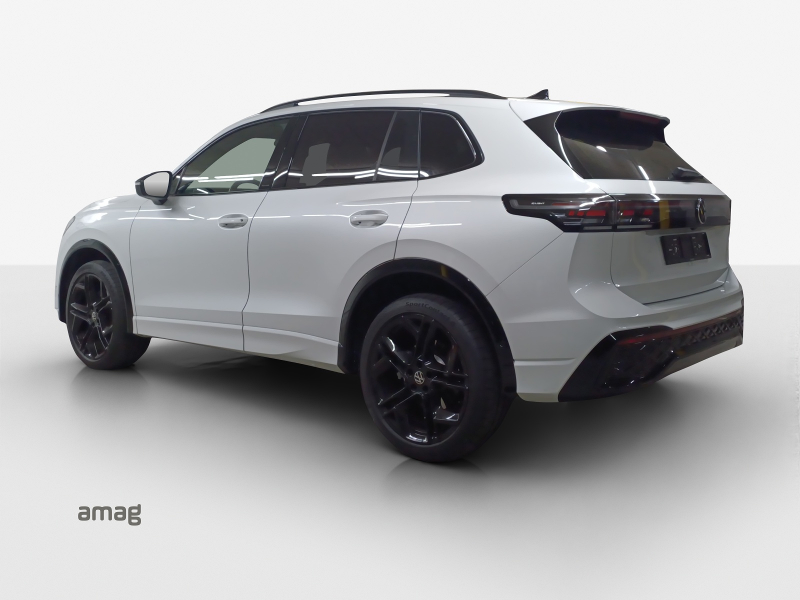 VW Tiguan 2.0 TSI DSG R-Line 4Motion-image-2