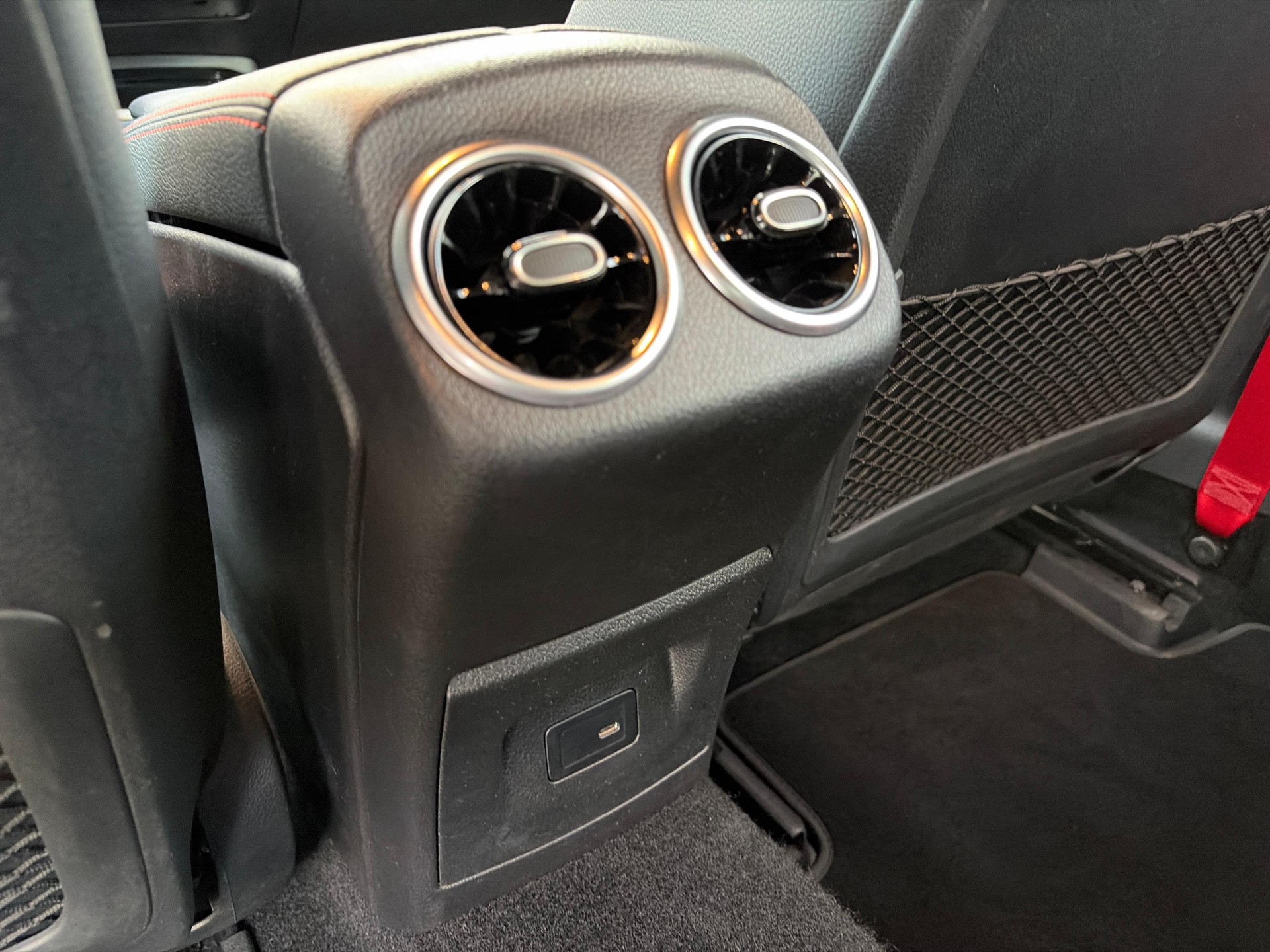 MERCEDES-BENZ A-Klasse W177 A 35 AMG 4matic-image-16