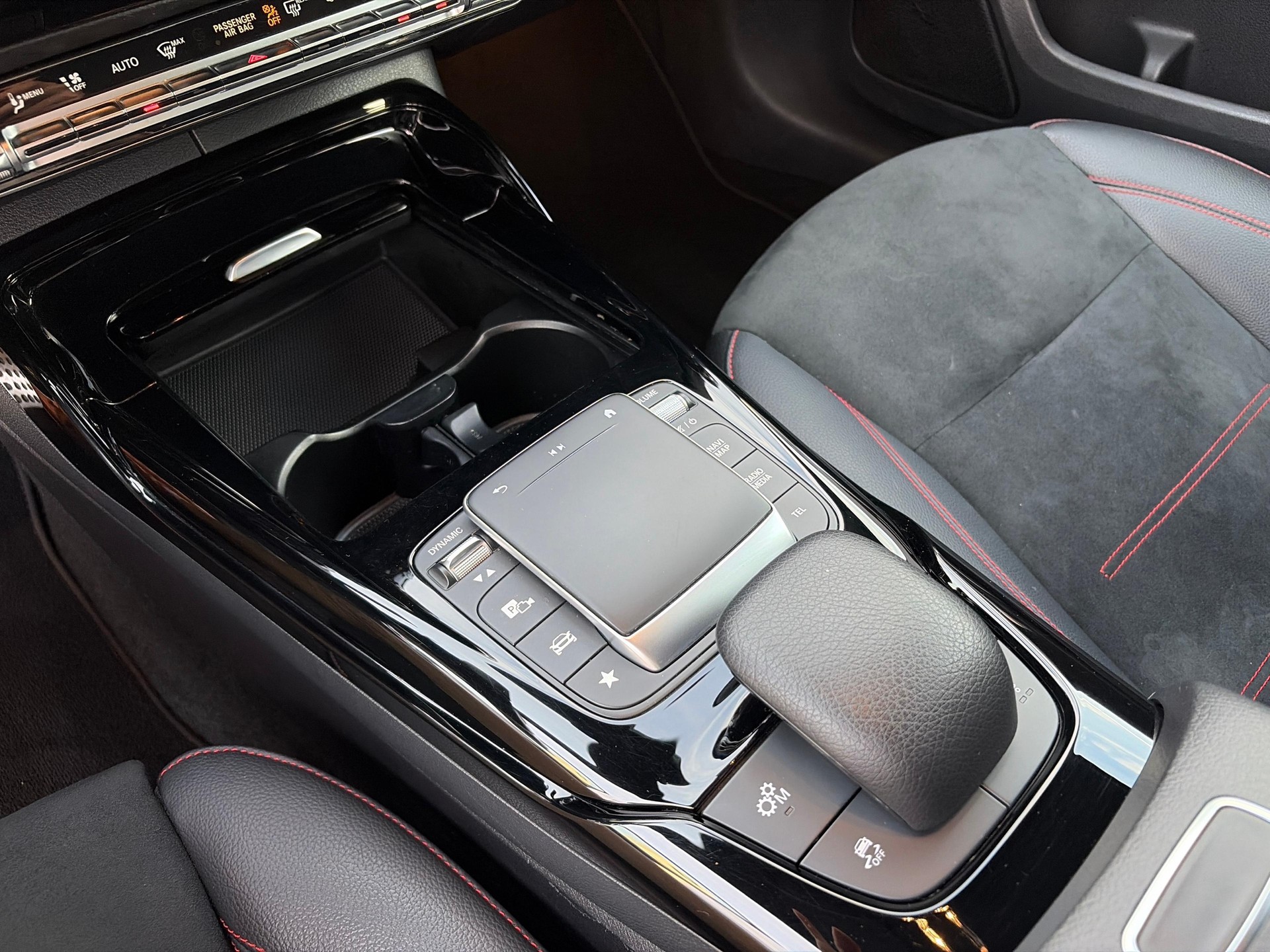 MERCEDES-BENZ A-Klasse W177 A 35 AMG 4matic-image-17