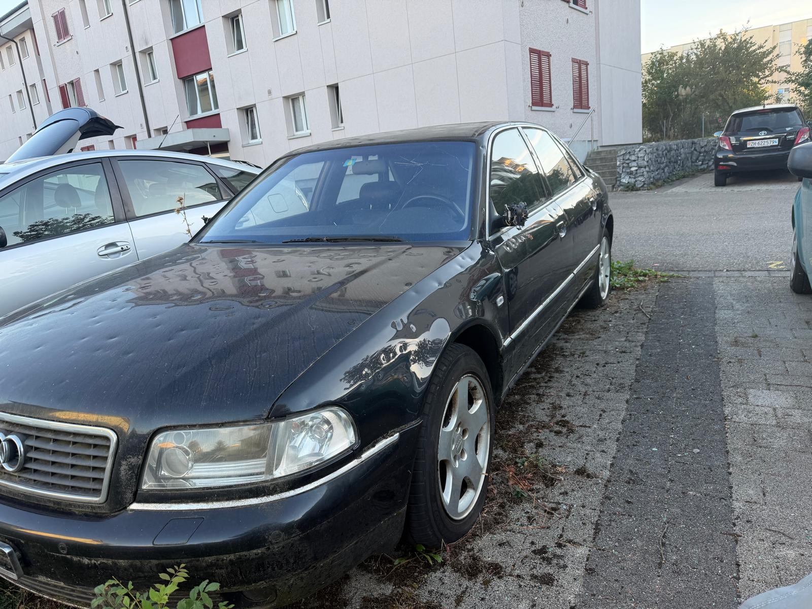 AUDI A8 4.2 quattro tiptronic-image-3