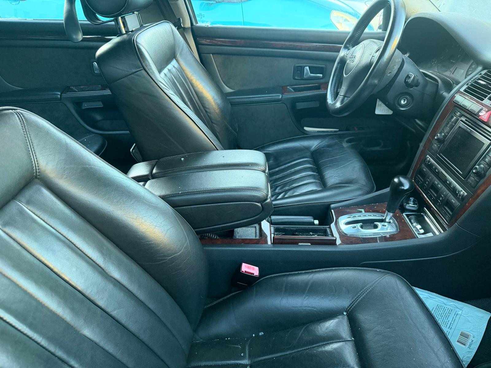 AUDI A8 4.2 quattro tiptronic-image-4