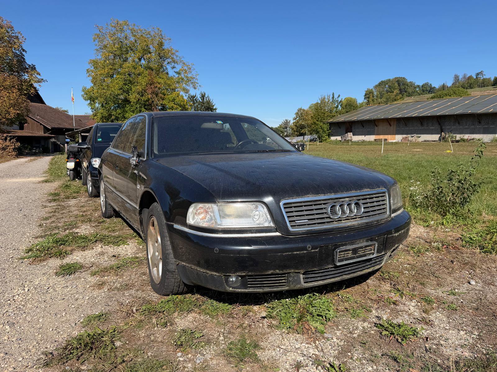 AUDI A8 4.2 quattro tiptronic-image-2