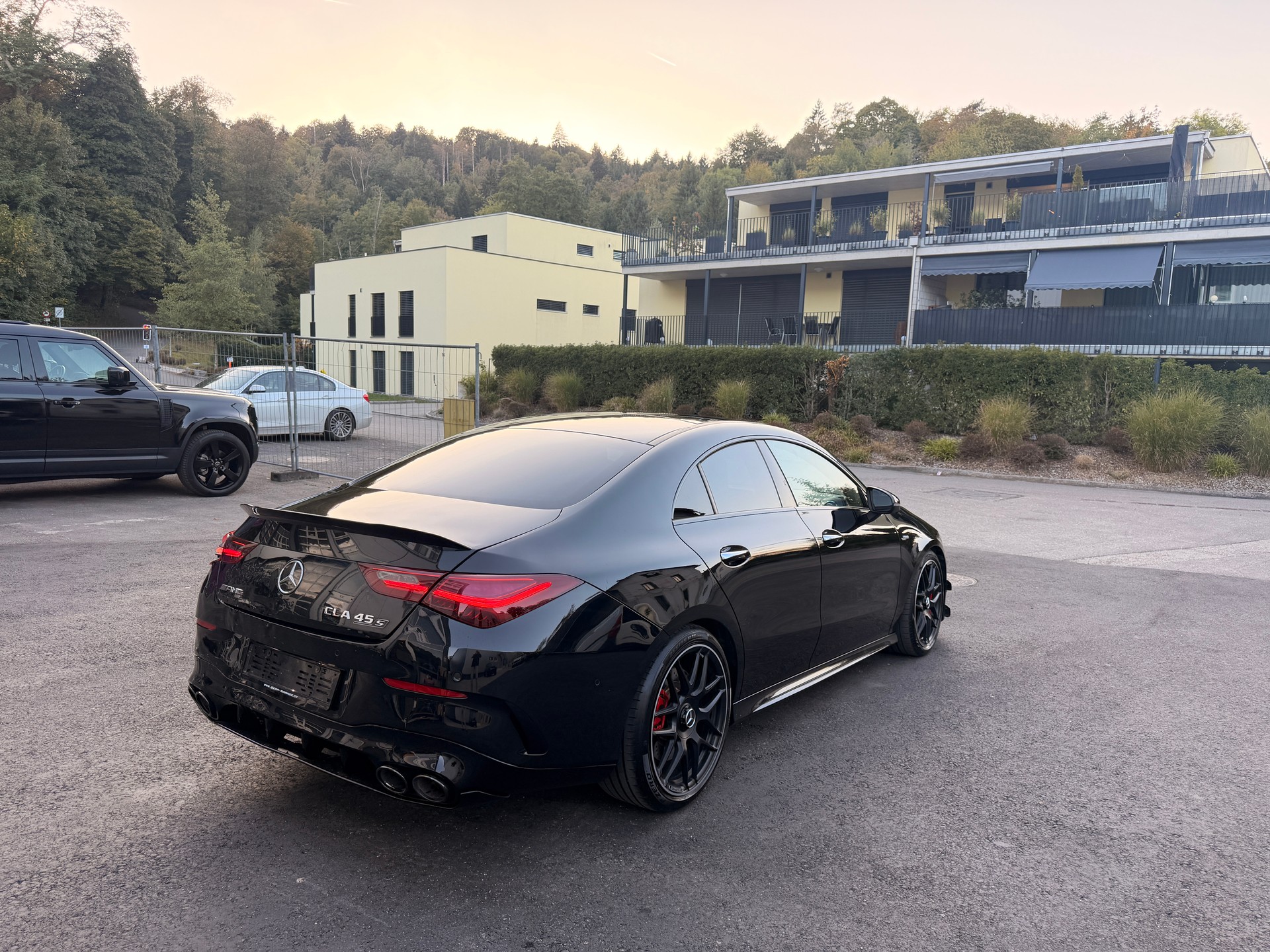 MERCEDES-BENZ CLA 45 S AMG 4Matic+ 8G-DCT-showroom-element-3