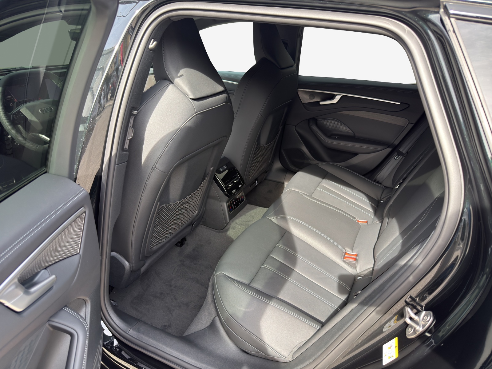AUDI A6 Avant e-hybrid quattro 270 kW S tronic-image-11