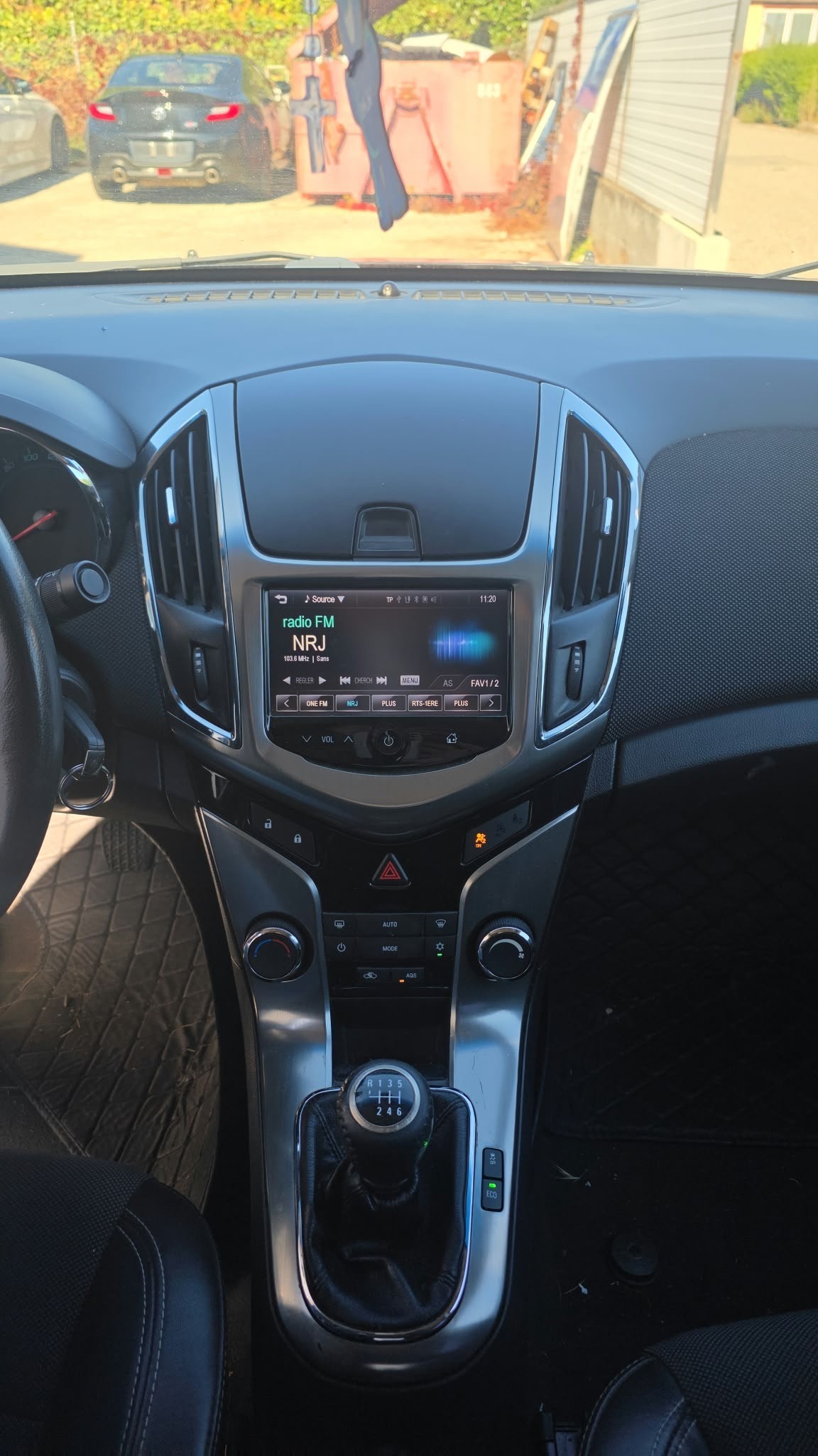 CHEVROLET Cruze 1.7 VCDi LT-image-9