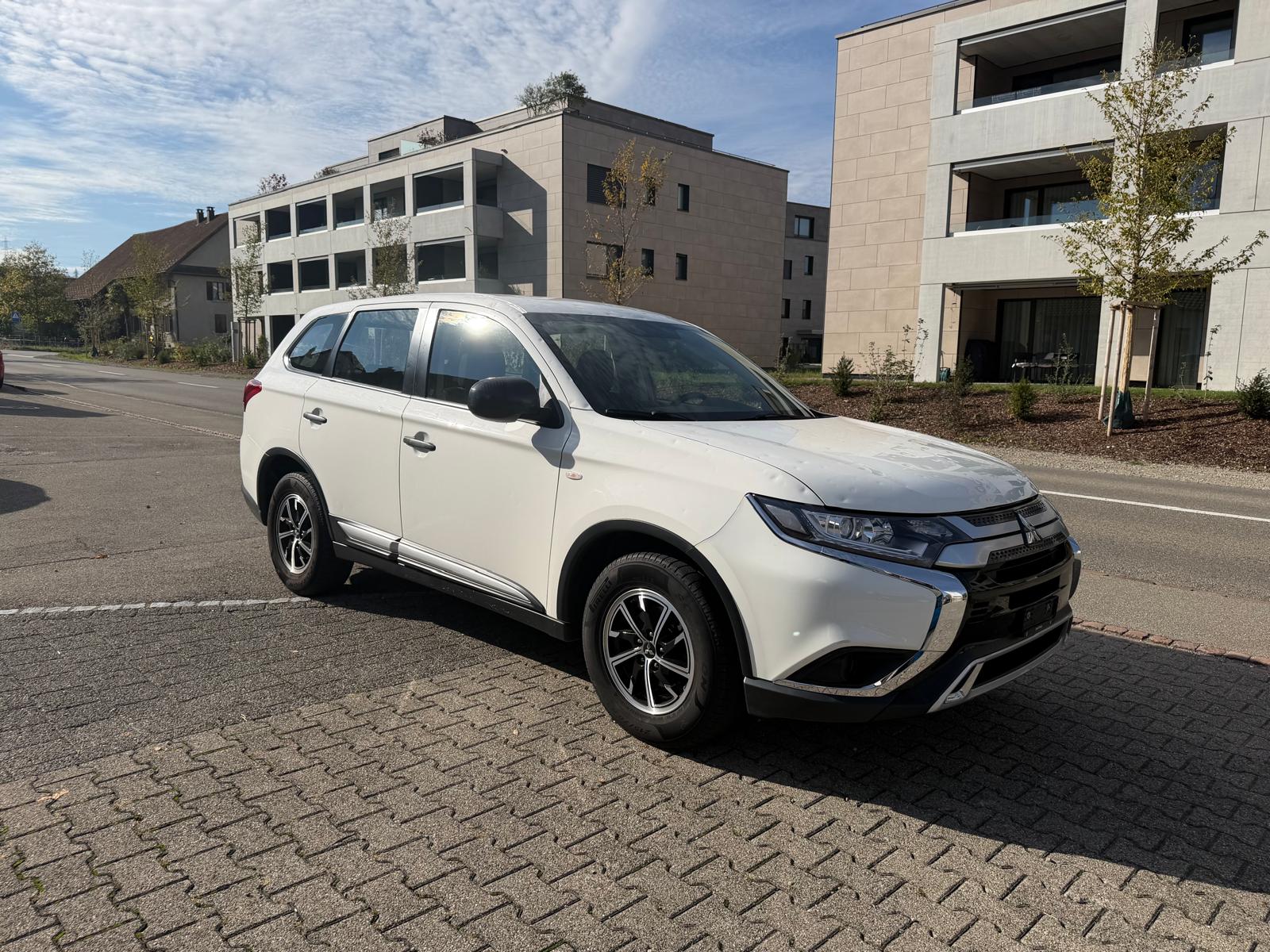 MITSUBISHI Outlander 2.0 Pure 2WD-image-0