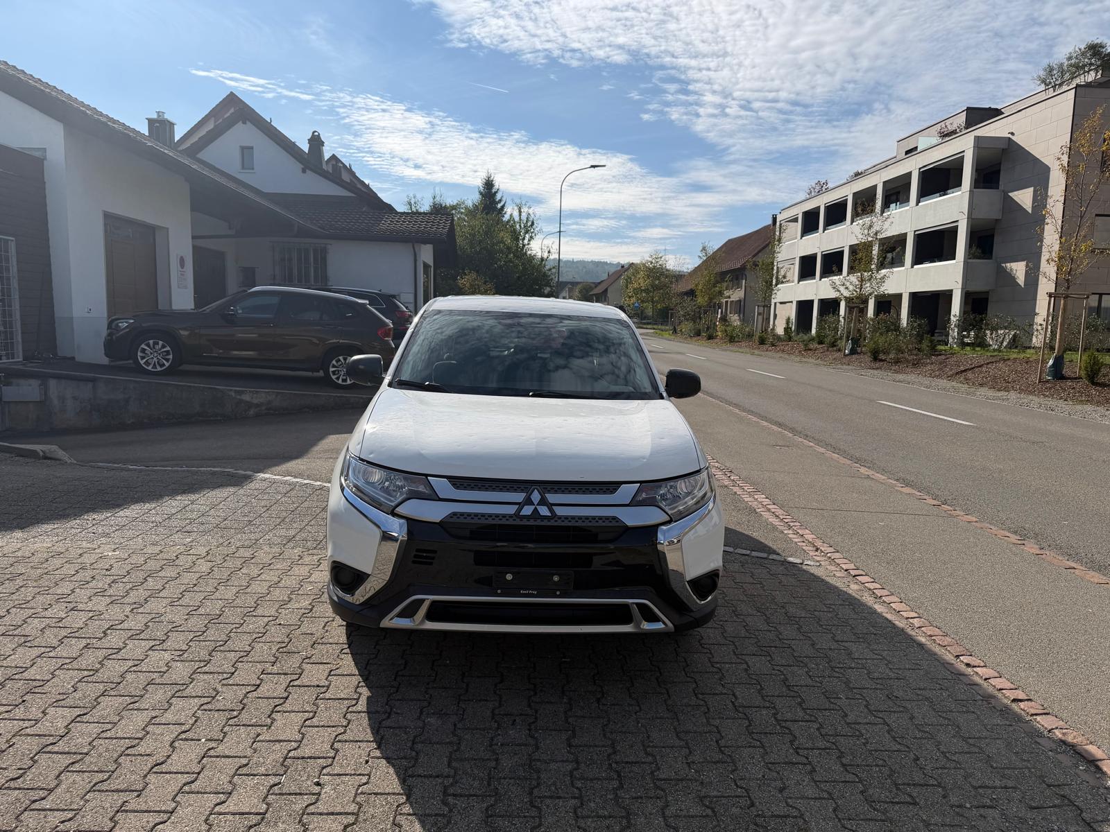 MITSUBISHI Outlander 2.0 Pure 2WD-image-5