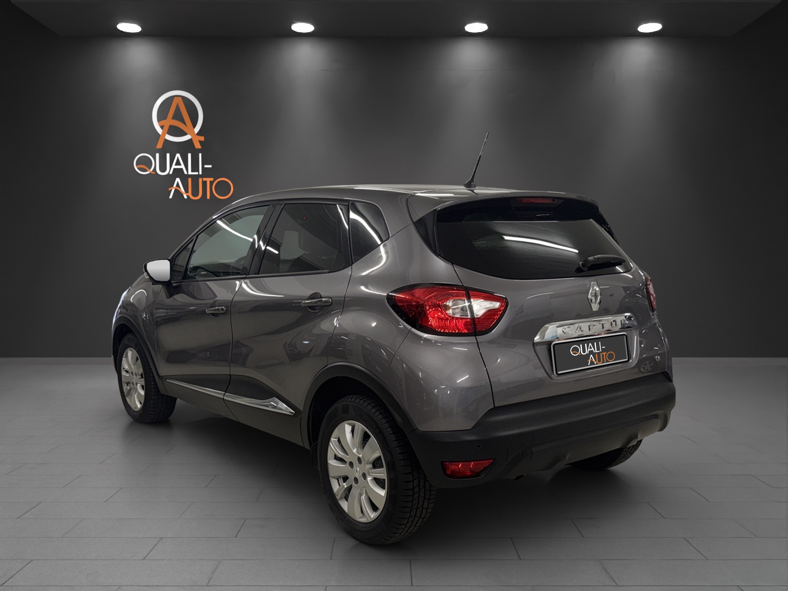 RENAULT Captur 1.2 T 16V Privilège EDC-showroom-element-3