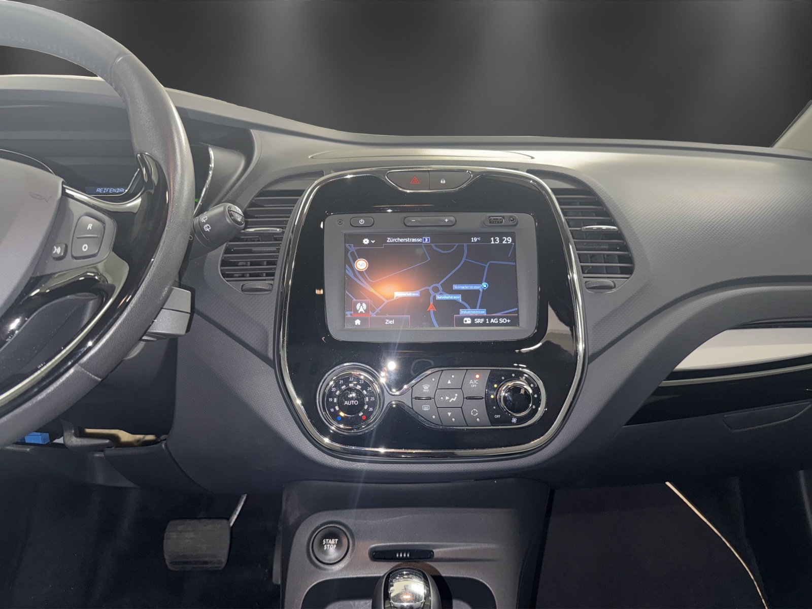 RENAULT Captur 1.2 T 16V Privilège EDC-image-10
