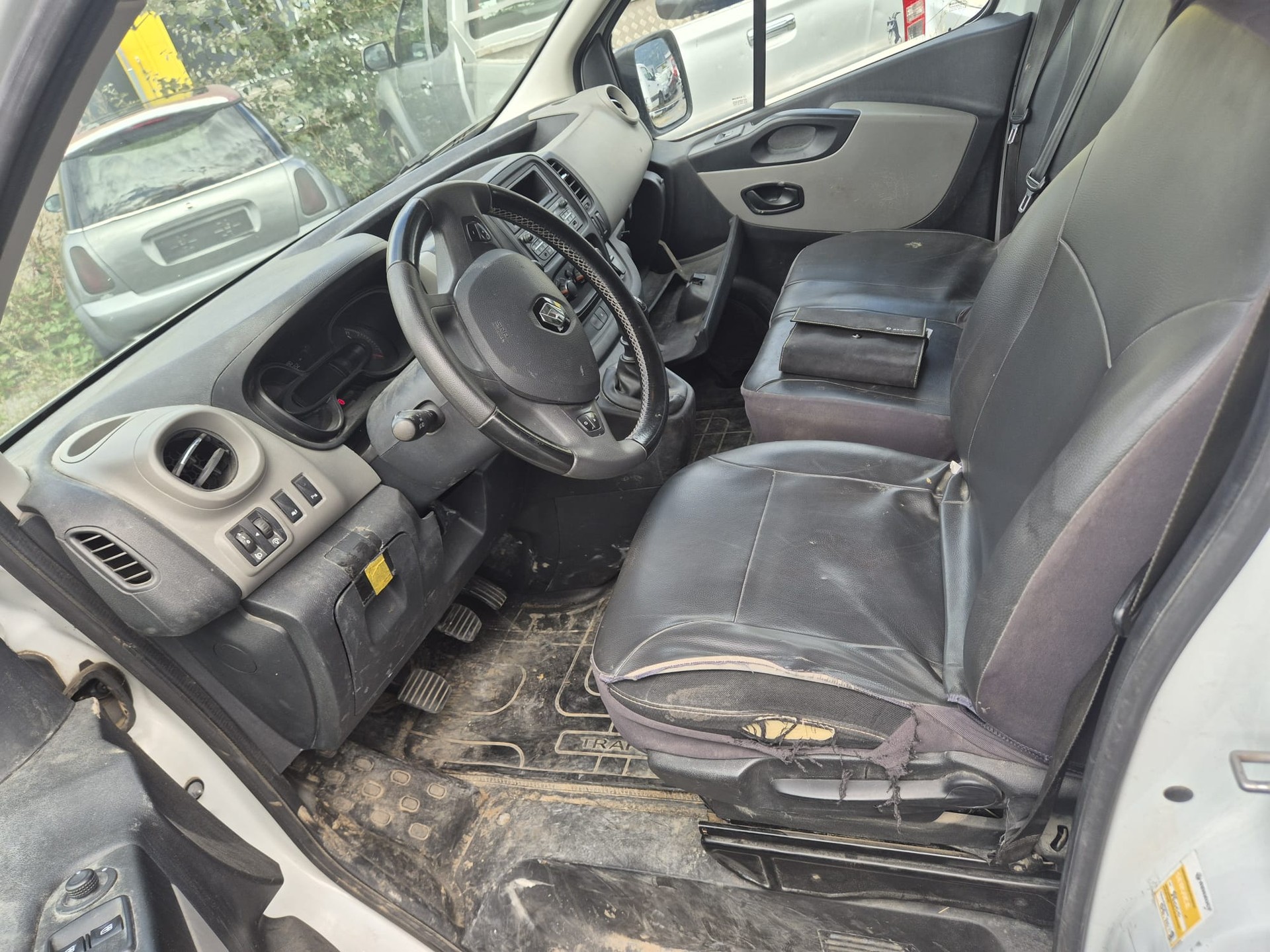 RENAULT Trafic ENERGY dCi 125 Passenger Life-image-5