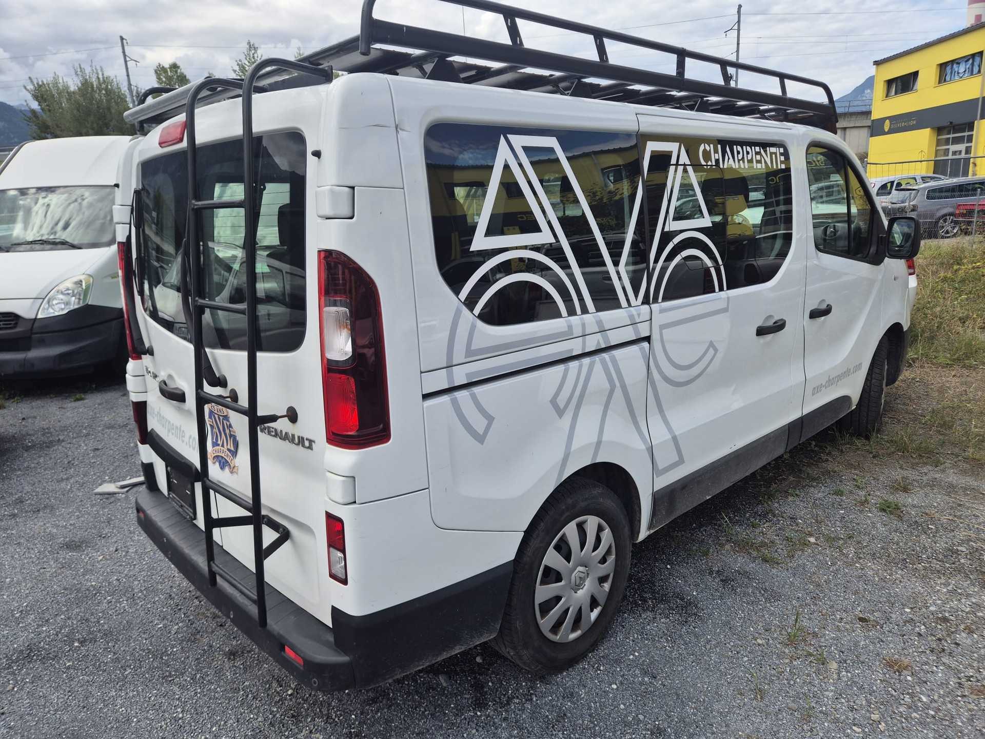 RENAULT Trafic ENERGY dCi 125 Passenger Life-image-2