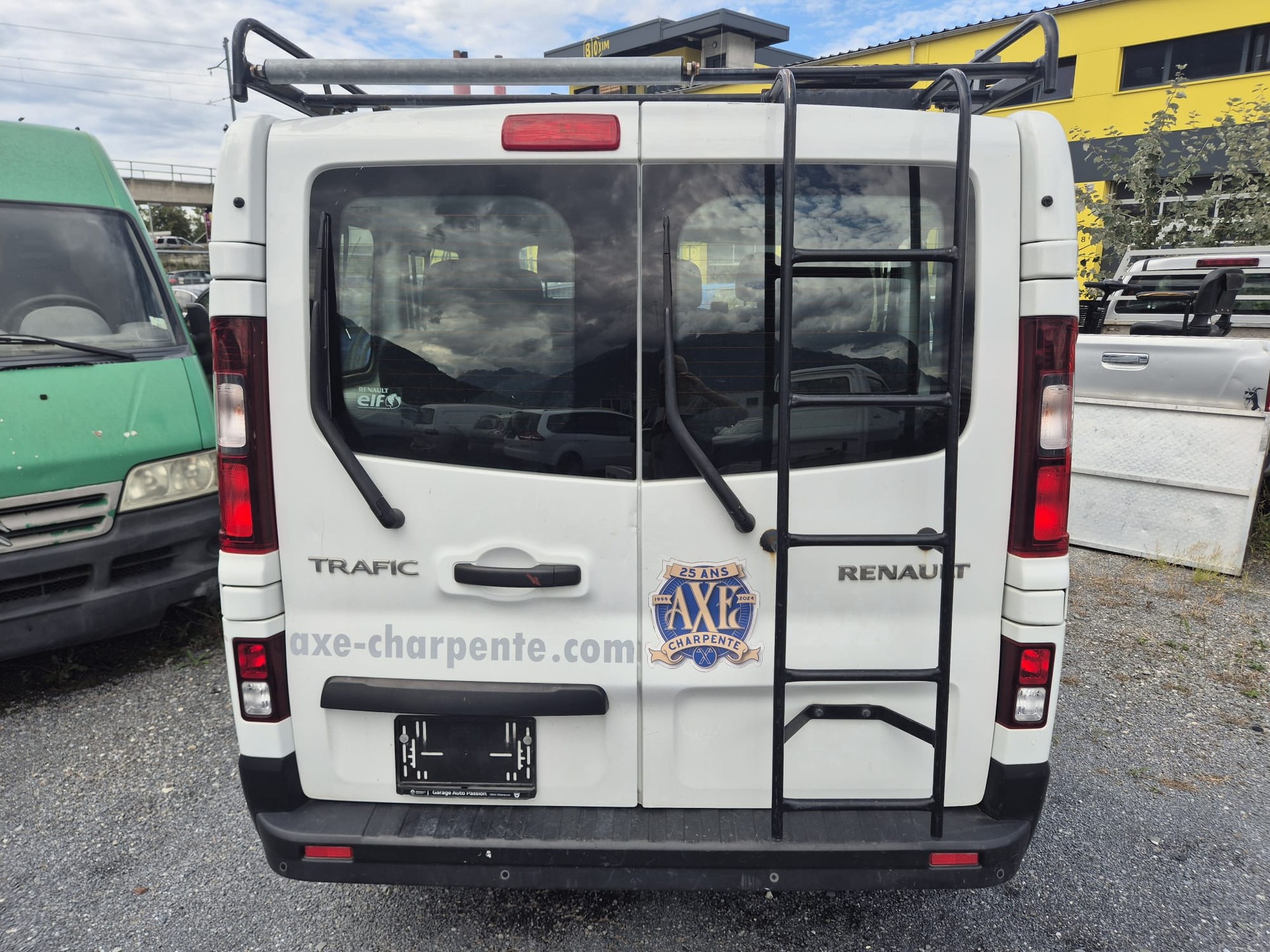 RENAULT Trafic ENERGY dCi 125 Passenger Life-image-3