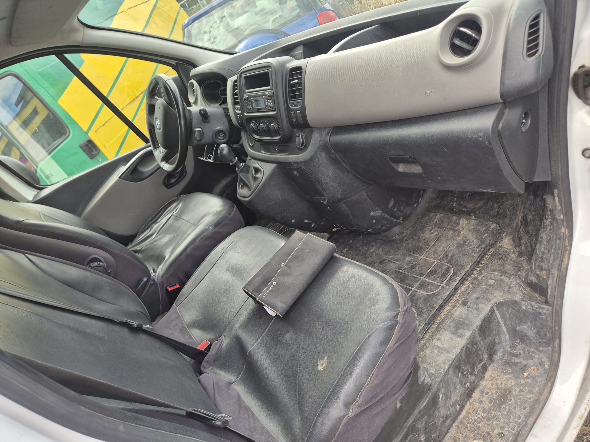 RENAULT Trafic ENERGY dCi 125 Passenger Life-image-7