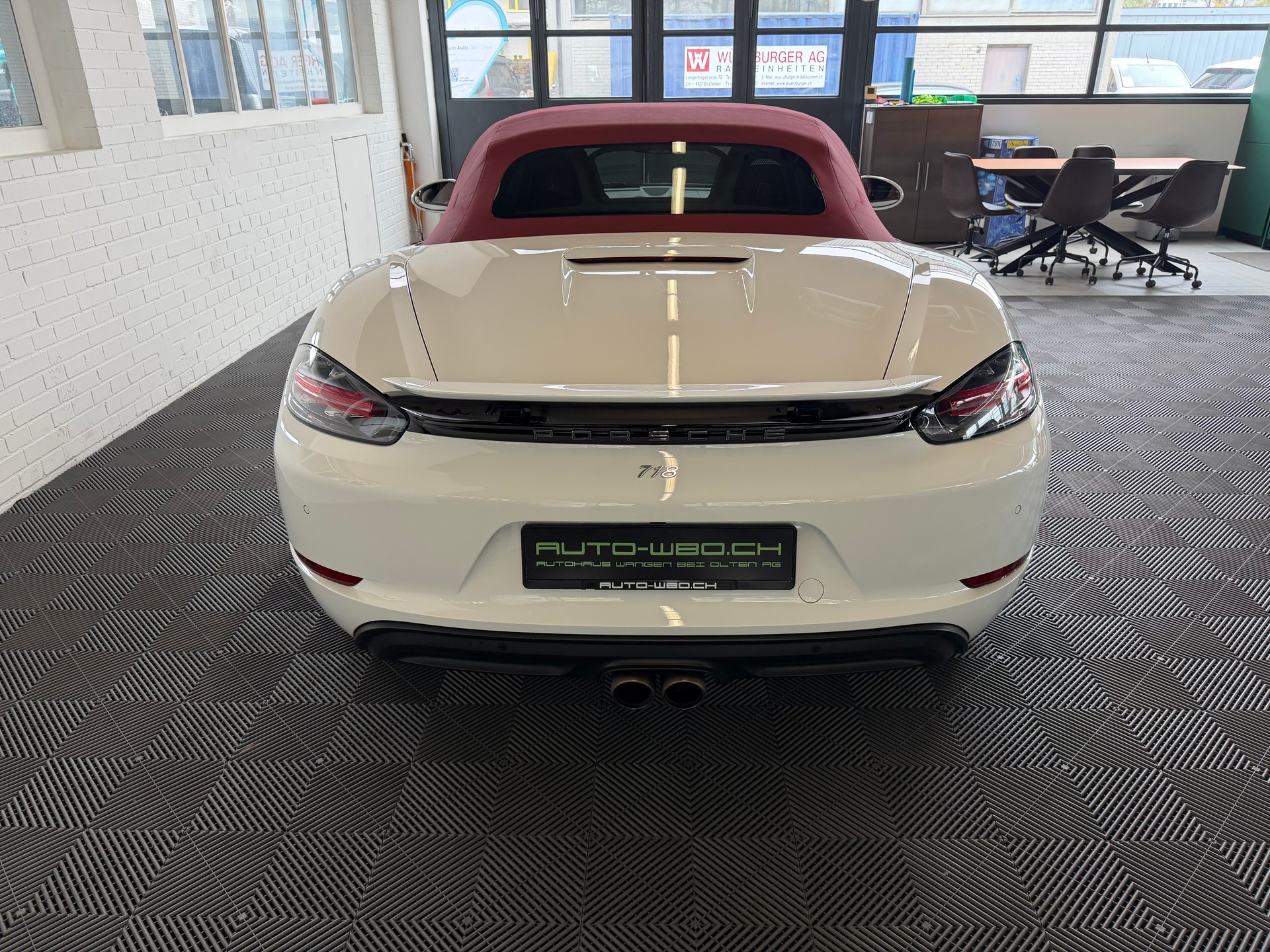 PORSCHE 718 Boxster S 2.5 PDK 350 PS-showroom-element-3