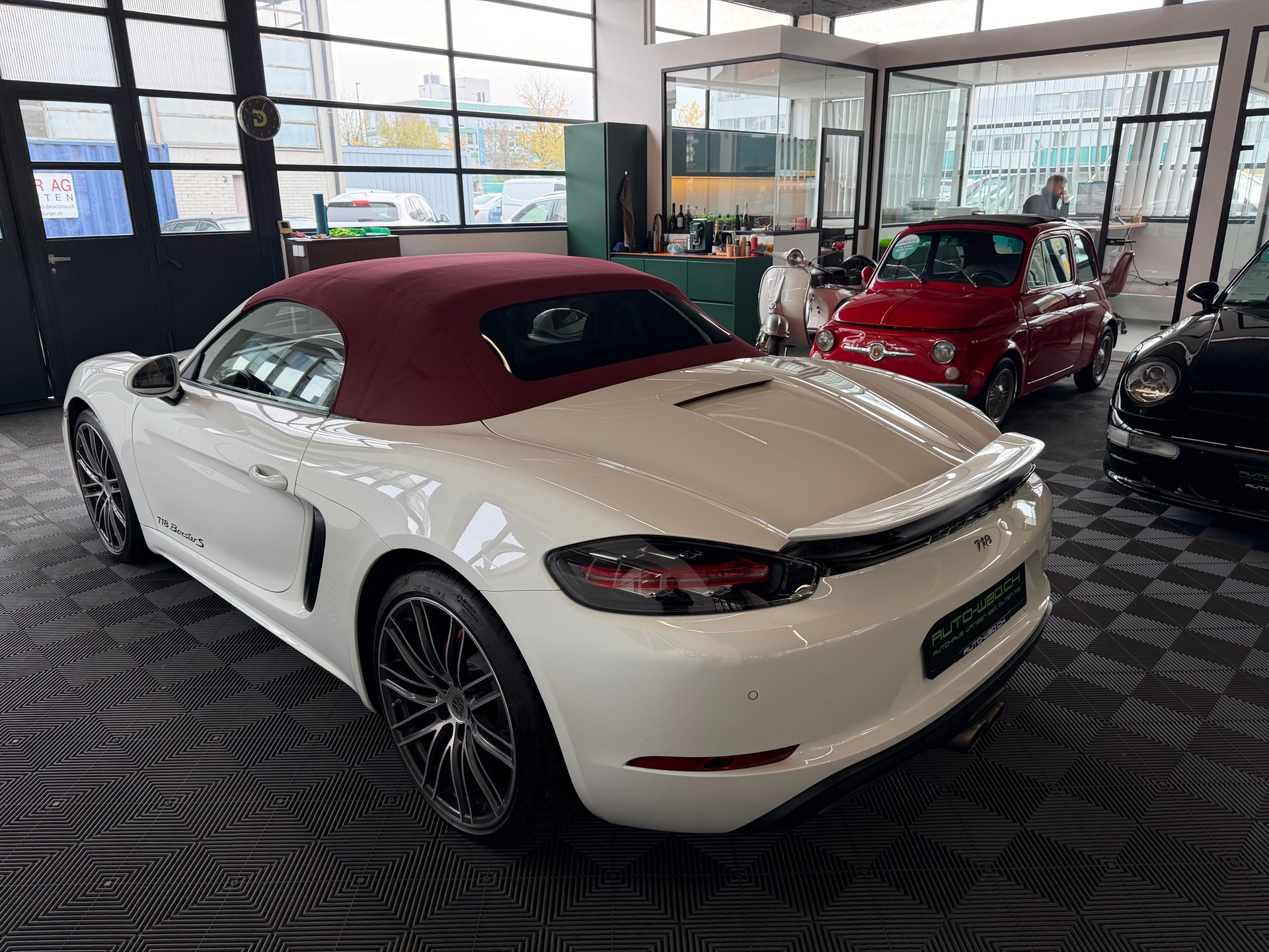 PORSCHE 718 Boxster S 2.5 PDK 350 PS-image-4