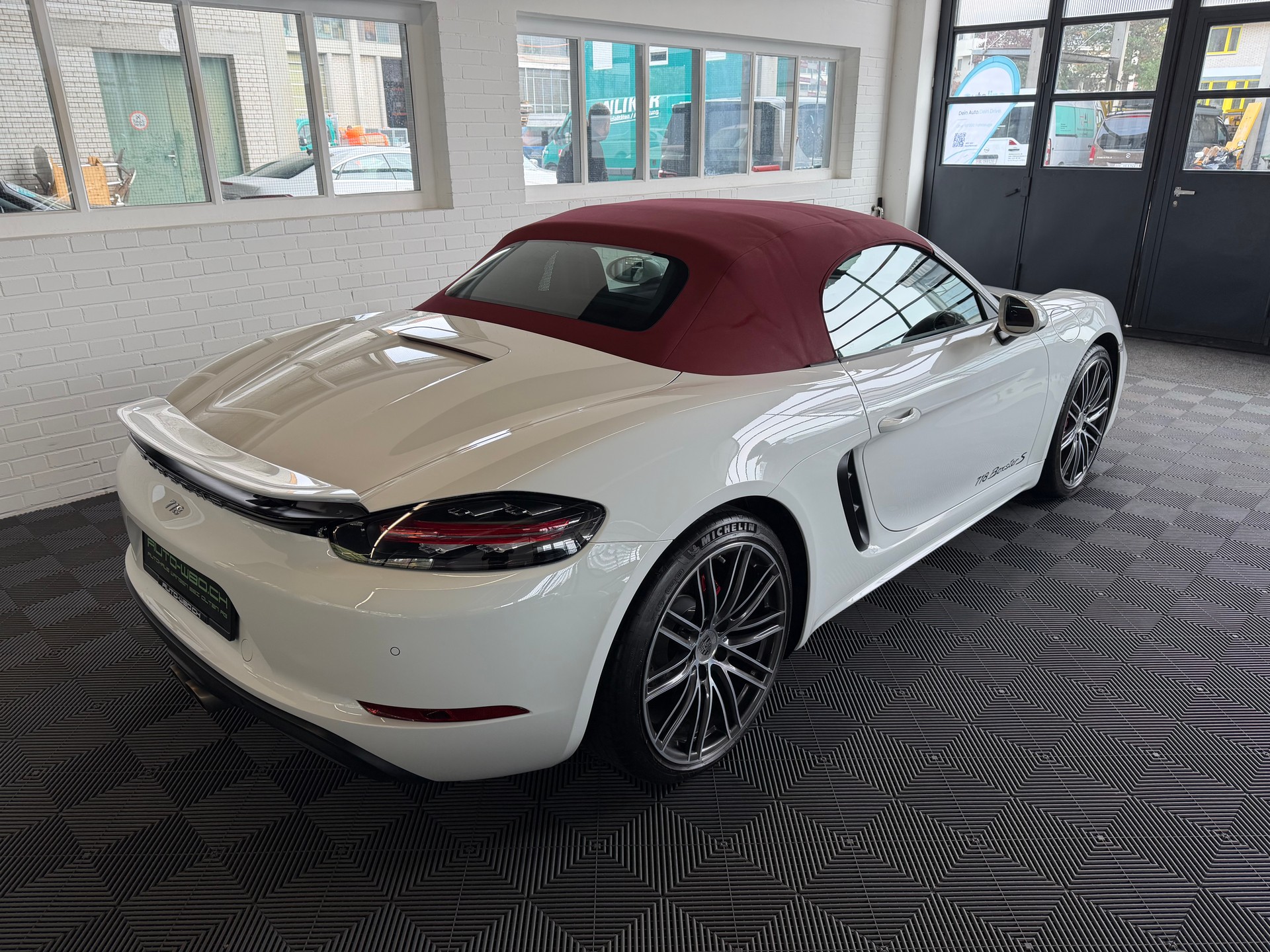 PORSCHE 718 Boxster S 2.5 PDK 350 PS-showroom-element-2