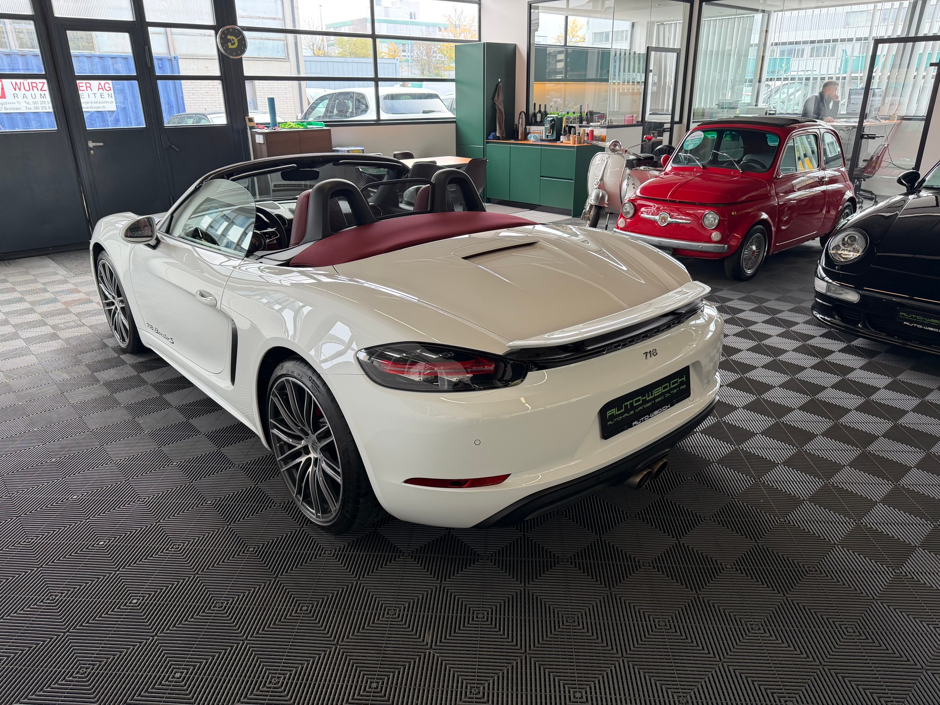 PORSCHE 718 Boxster S 2.5 PDK 350 PS-image-11